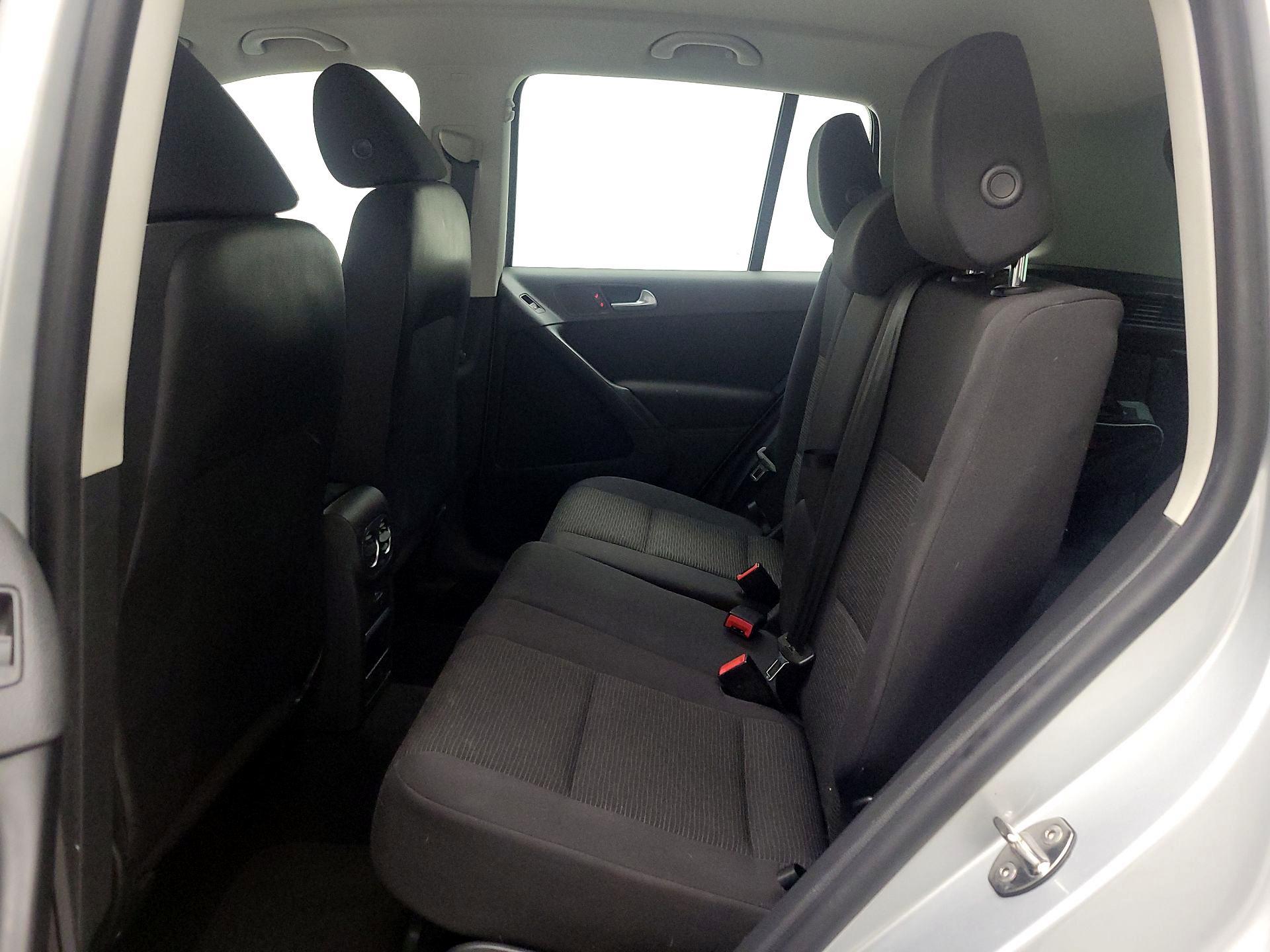 Thumbnail: 2015 Volkswagen Tiguan - 19