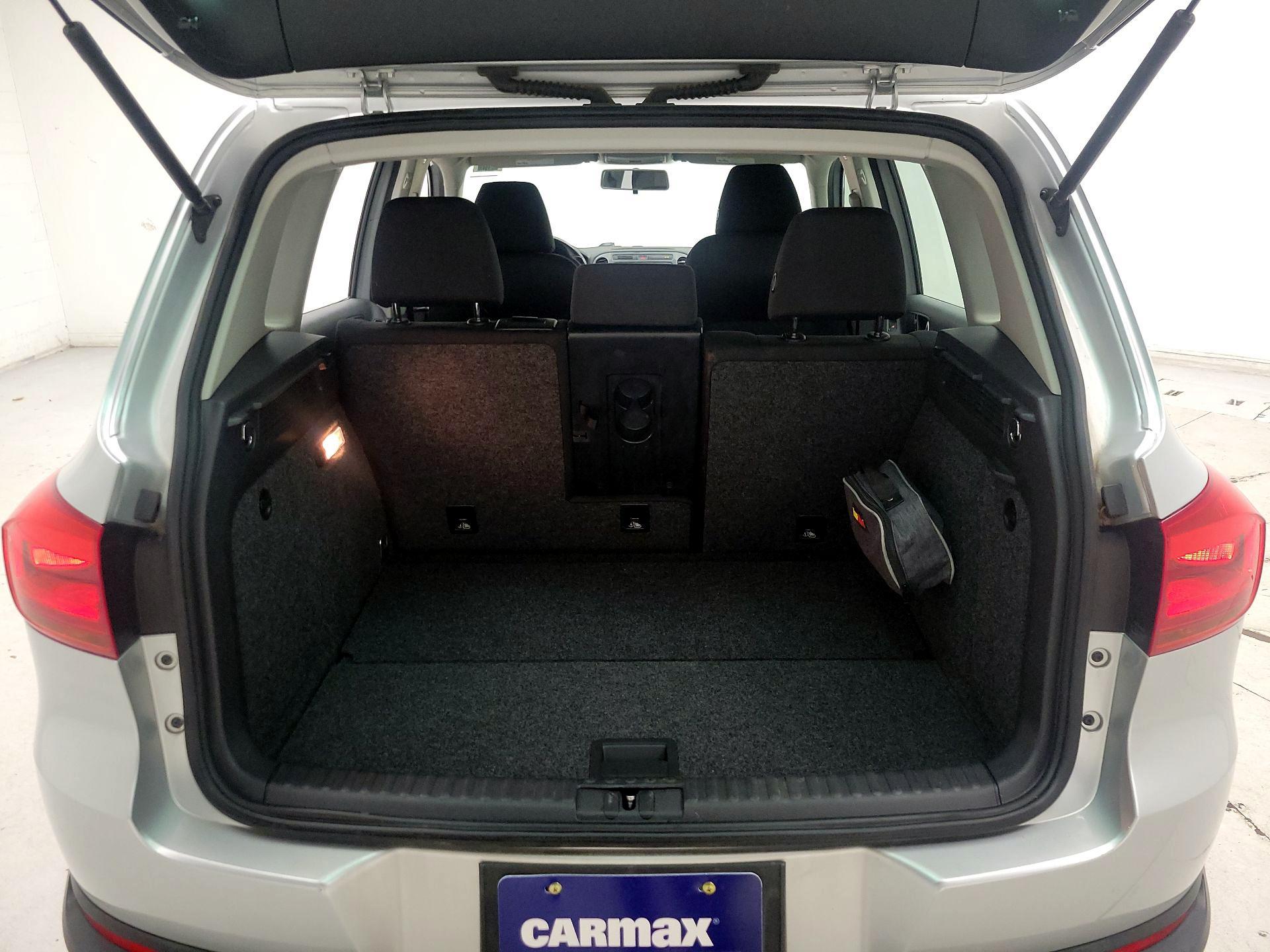 Thumbnail: 2015 Volkswagen Tiguan - 20