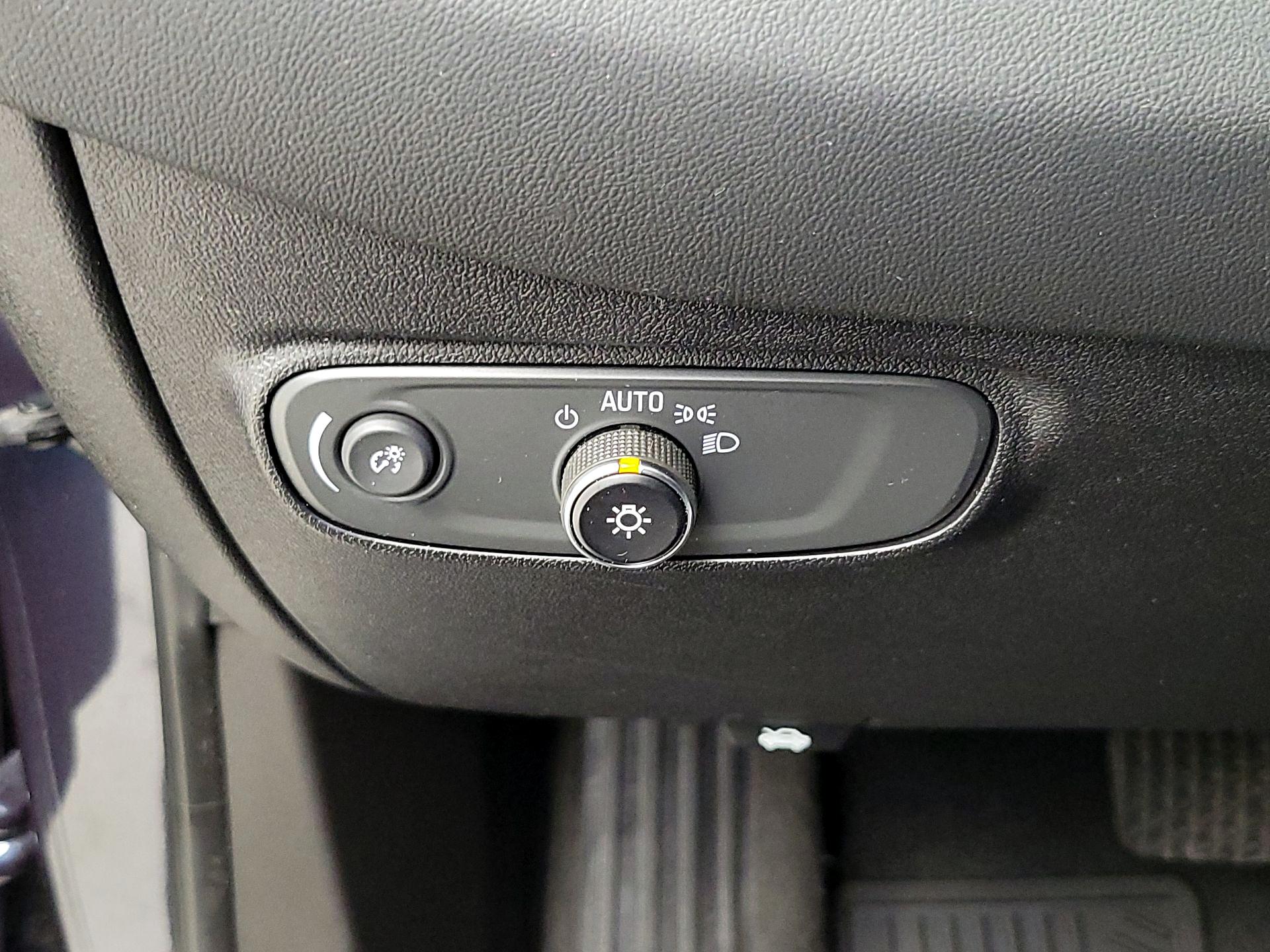 Thumbnail: 2018 Chevrolet Equinox - 13