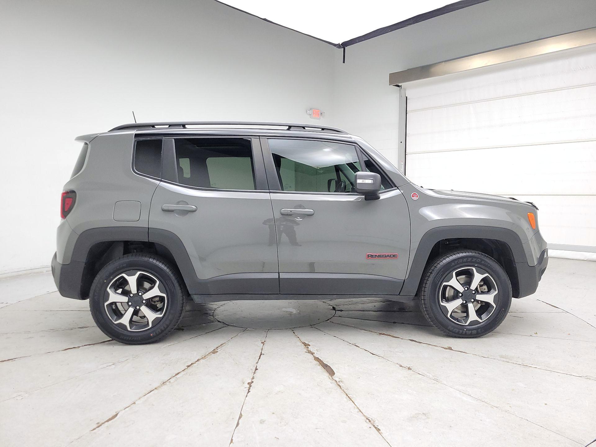 Thumbnail: 2019 Jeep Renegade - 4