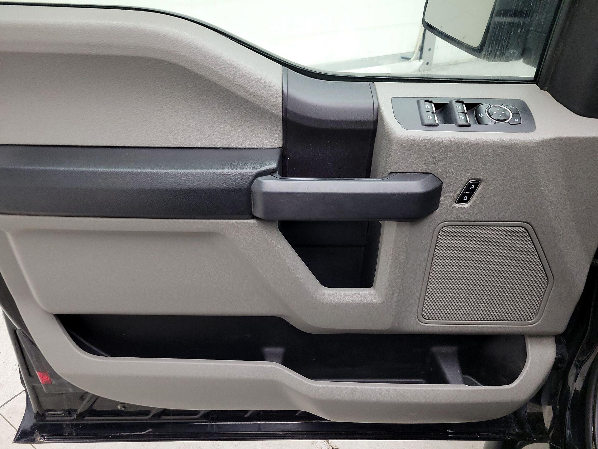 Thumbnail: 2016 Ford F-150 - 10