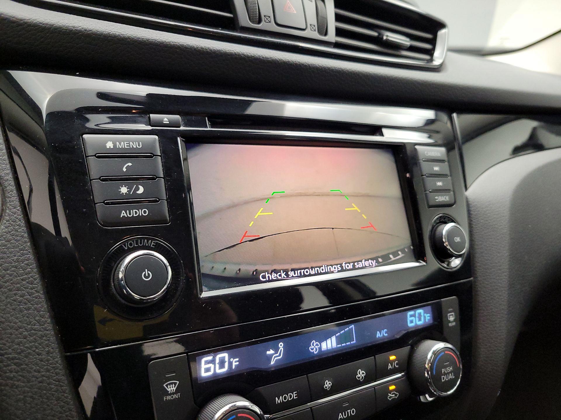 Thumbnail: 2020 Nissan Rogue Sport - 12