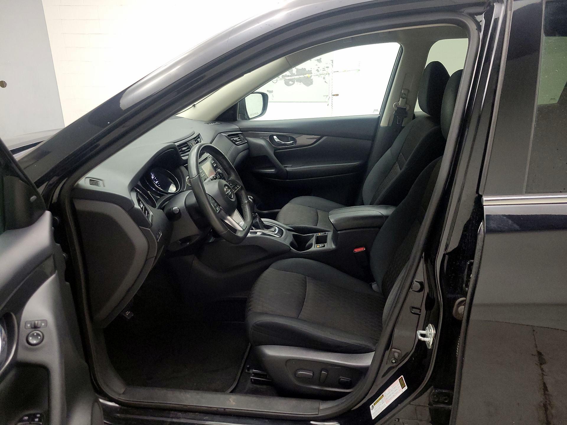 Thumbnail: 2017 Nissan Rogue - 9