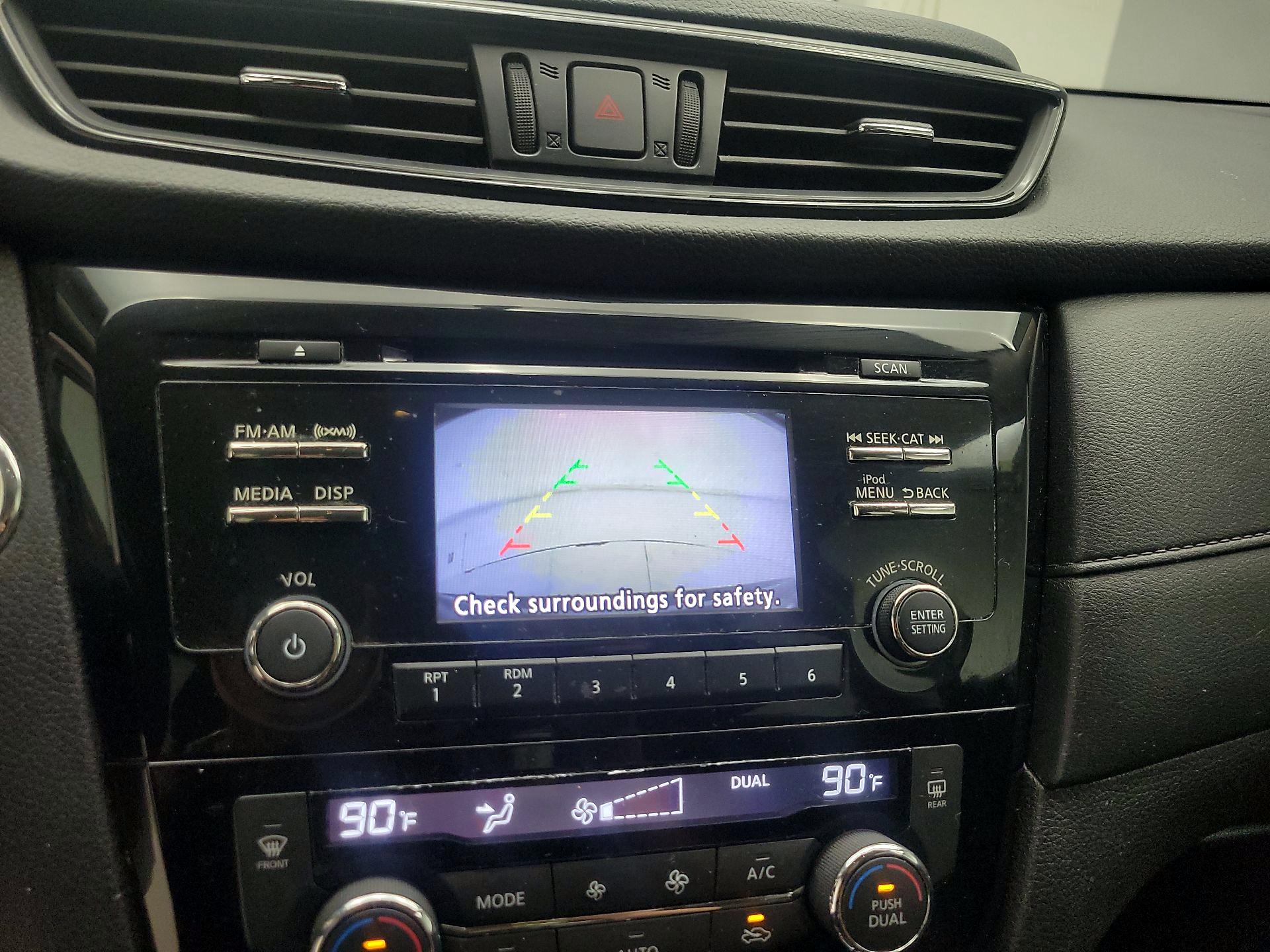 Thumbnail: 2017 Nissan Rogue - 12