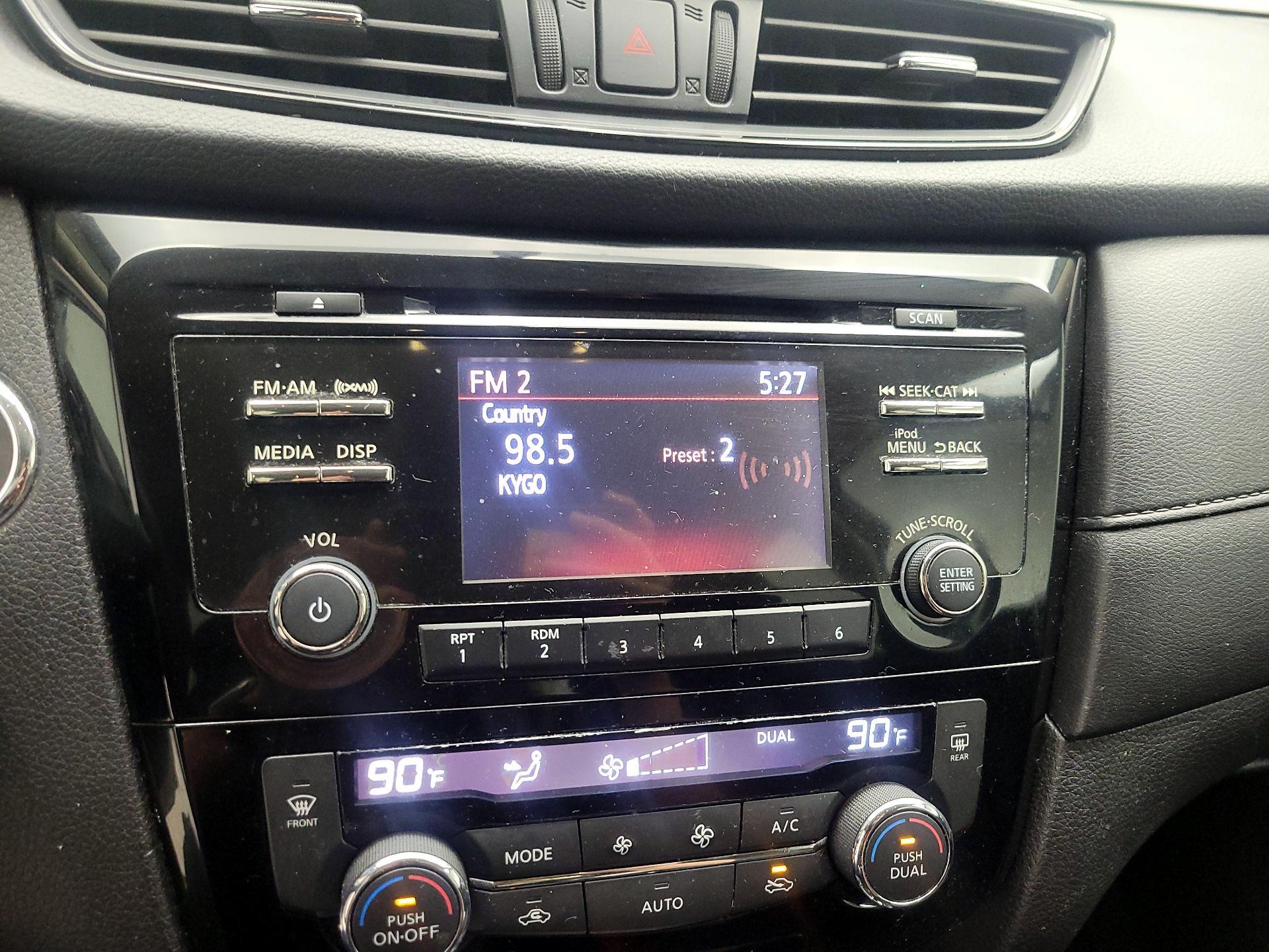 Thumbnail: 2017 Nissan Rogue - 13