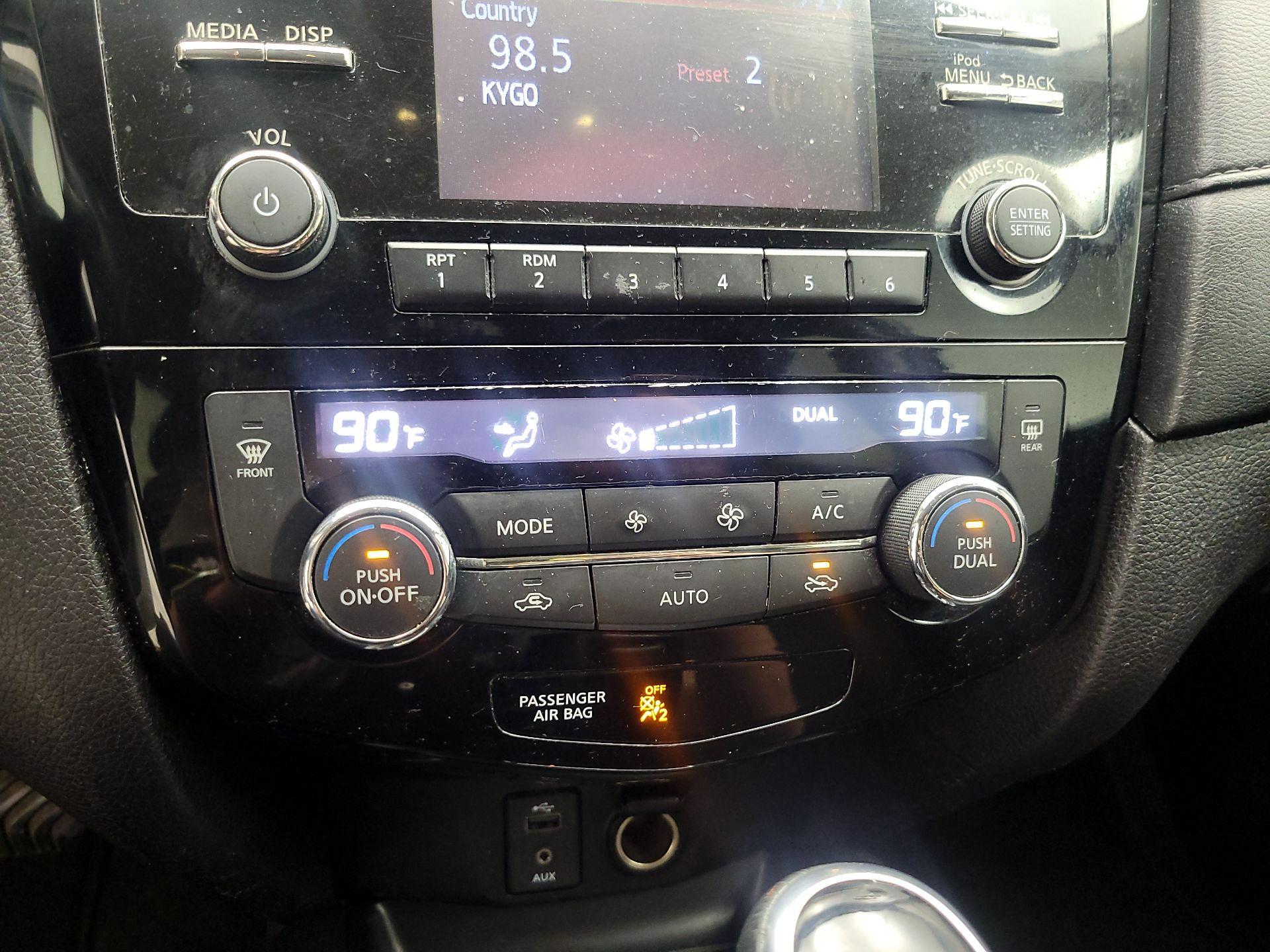 Thumbnail: 2017 Nissan Rogue - 14