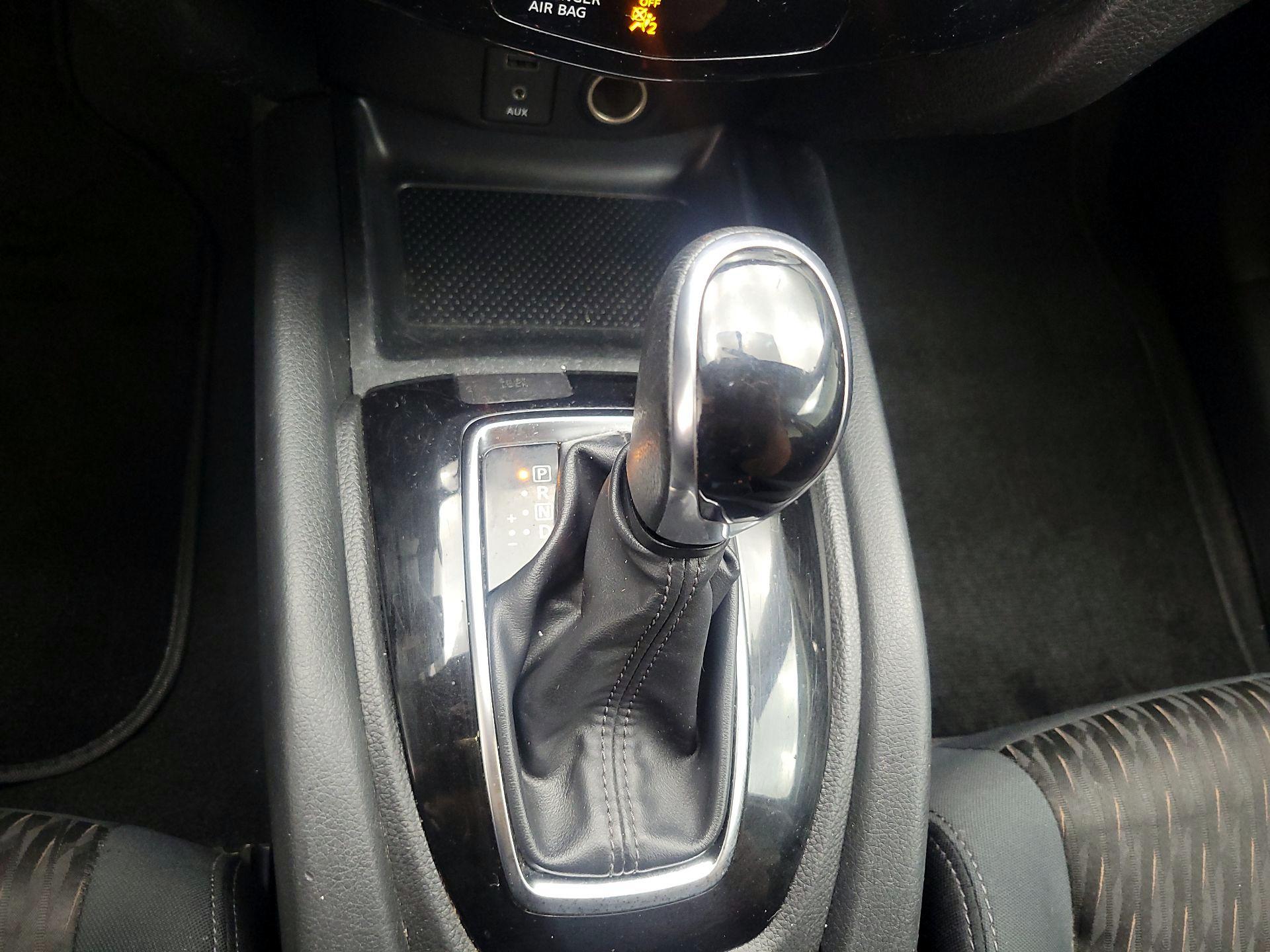 Thumbnail: 2017 Nissan Rogue - 15