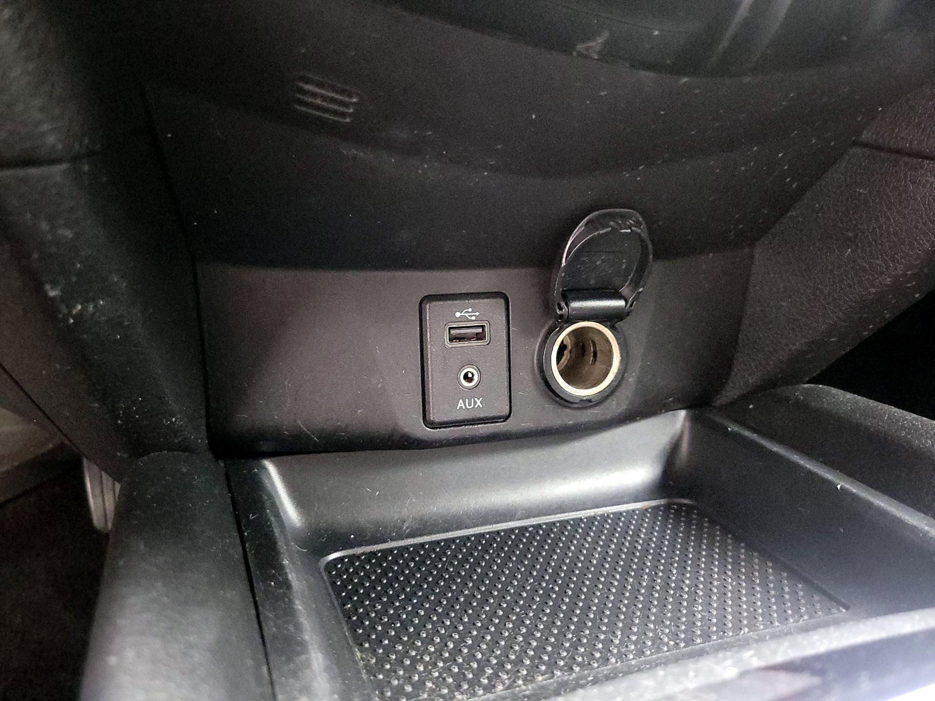 Thumbnail: 2017 Nissan Rogue - 16