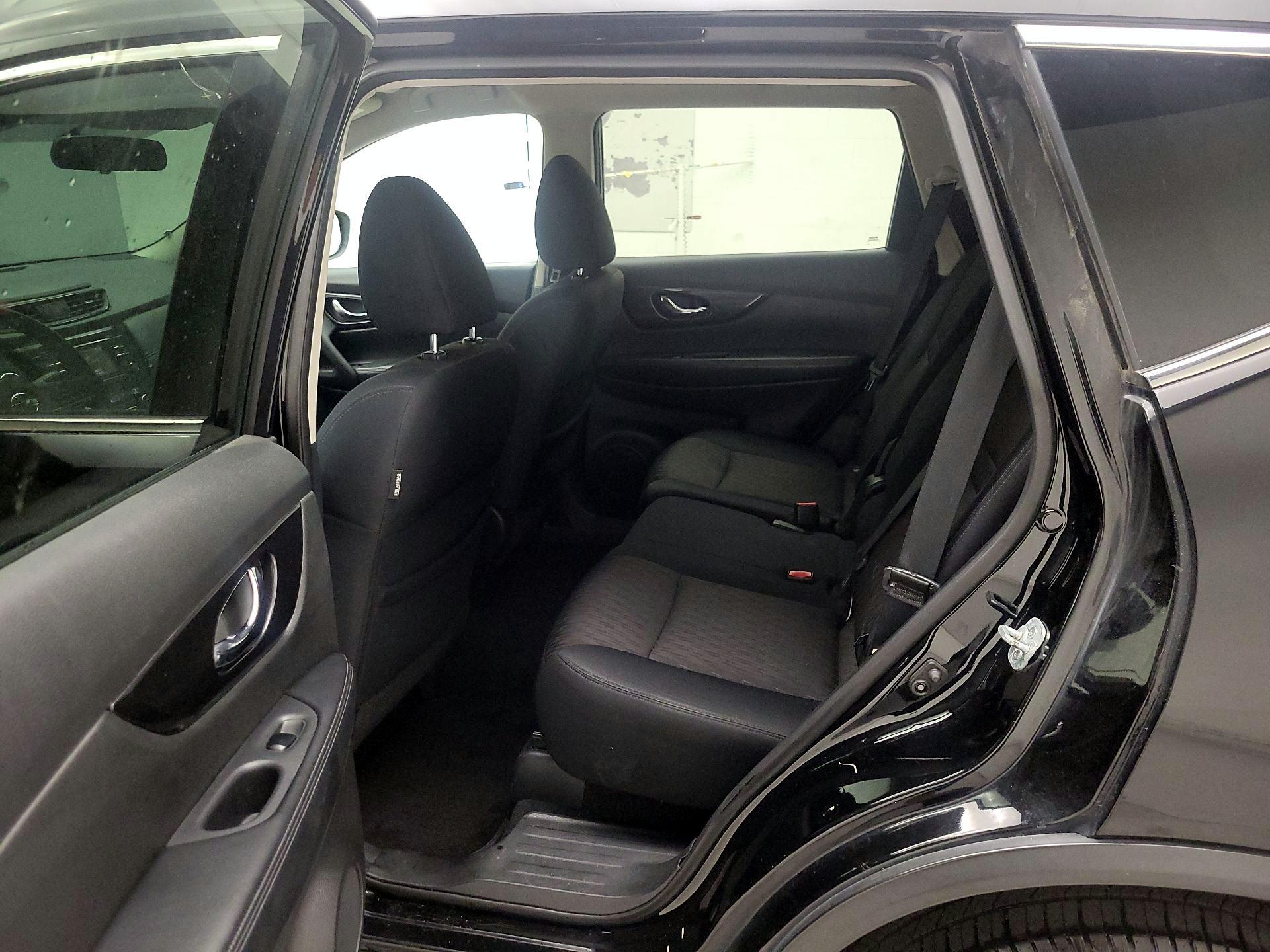 Thumbnail: 2017 Nissan Rogue - 17