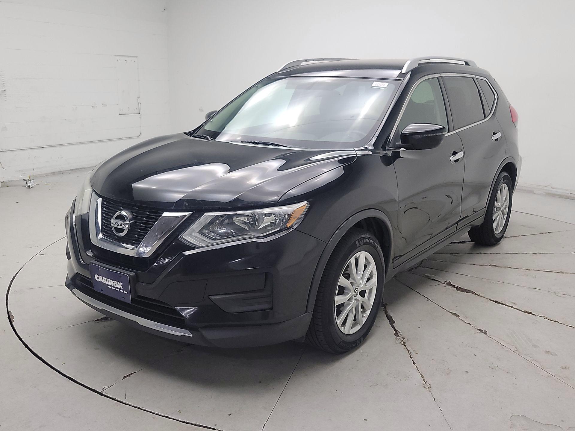 Thumbnail: 2017 Nissan Rogue - 3