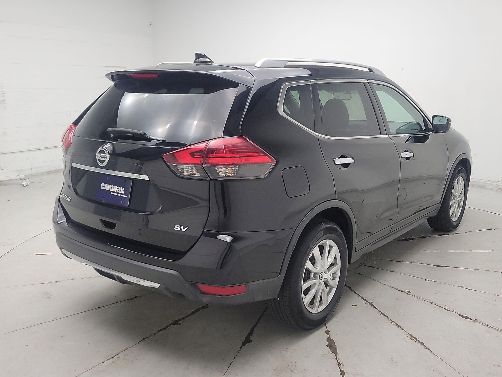 Thumbnail: 2017 Nissan Rogue - 5