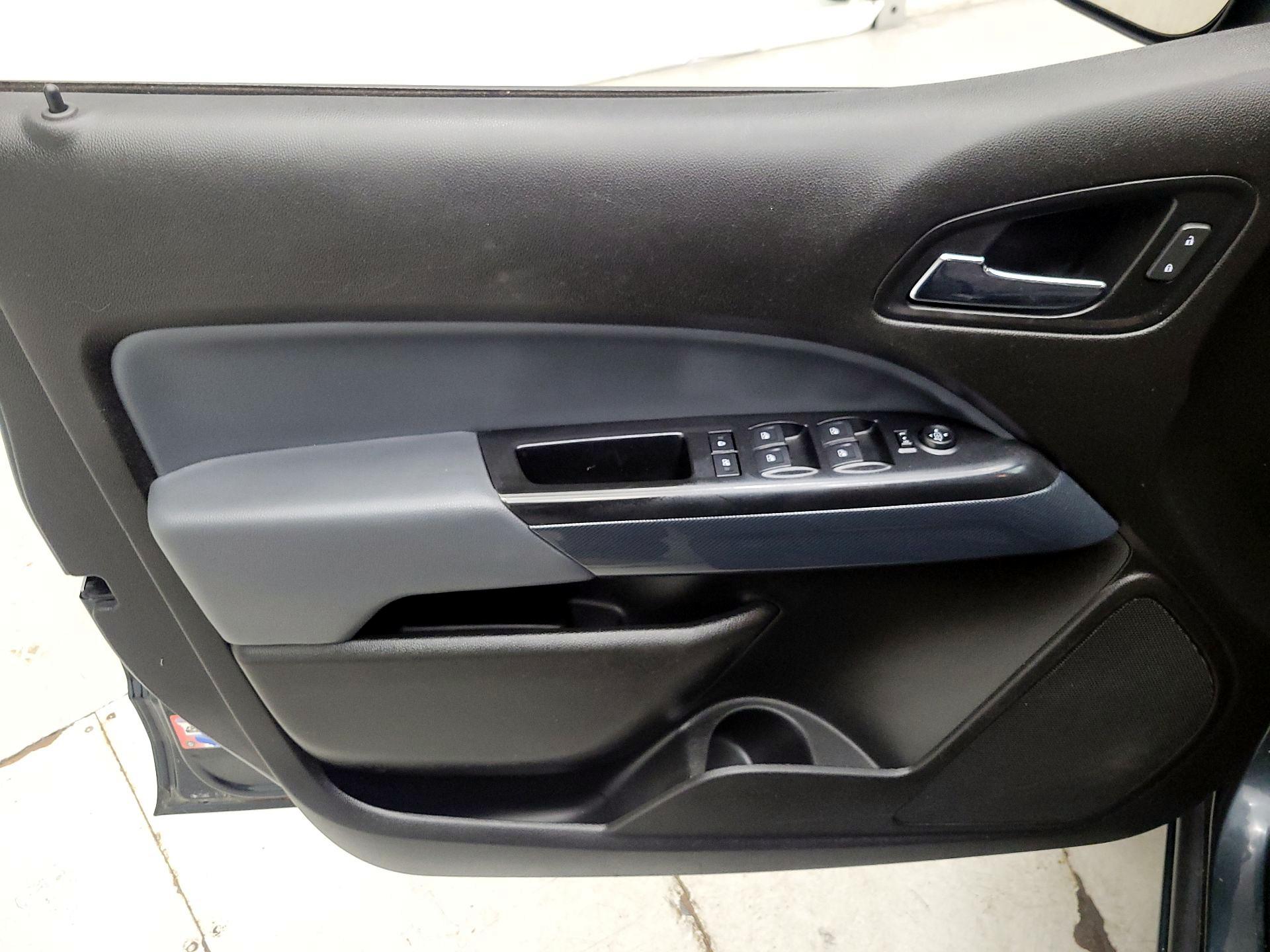 Thumbnail: 2017 Chevrolet Colorado - 12