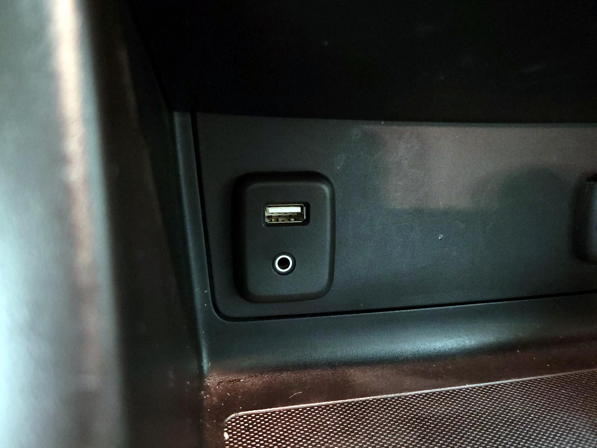 Thumbnail: 2017 Chevrolet Colorado - 18