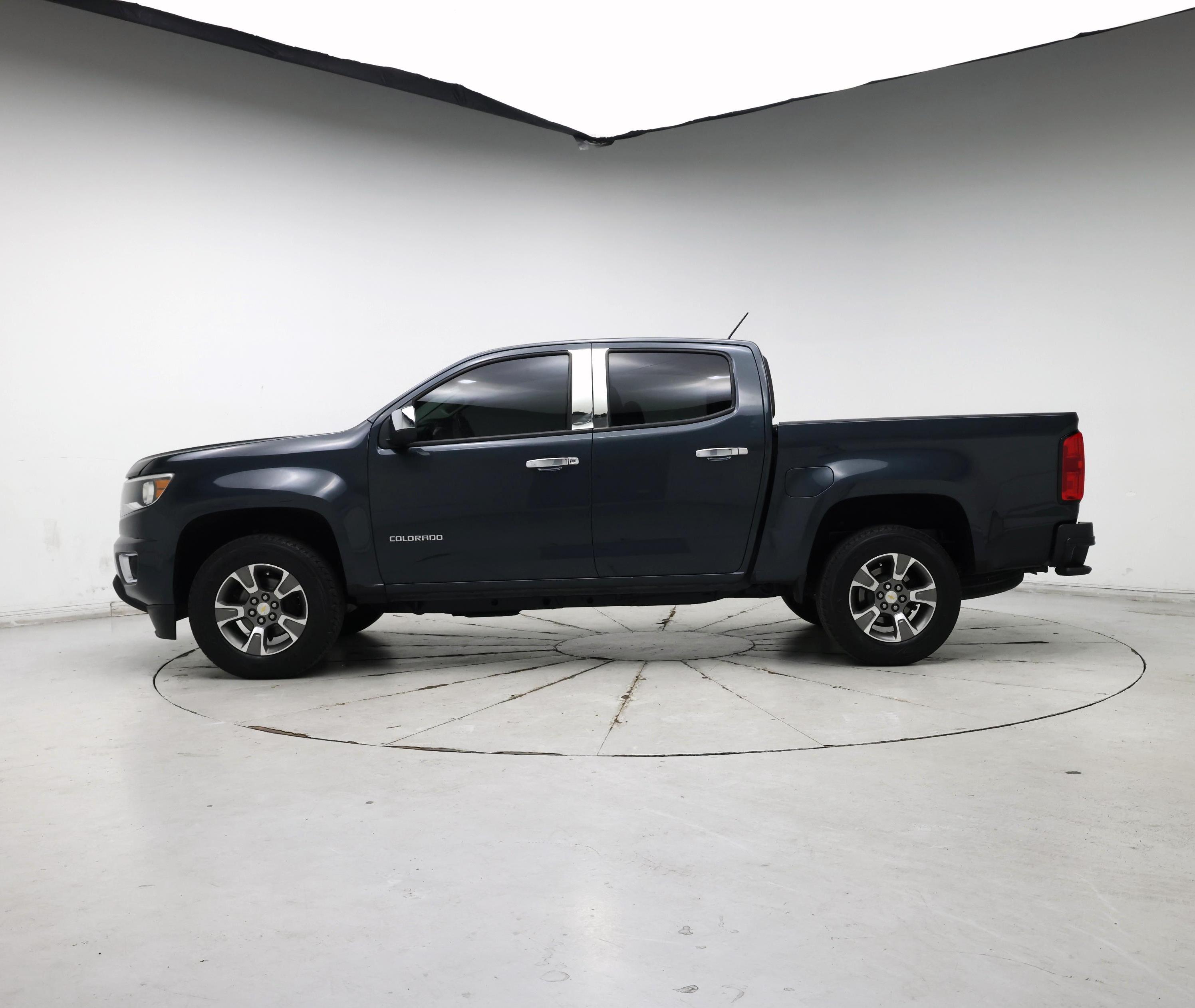 Thumbnail: 2017 Chevrolet Colorado - 3