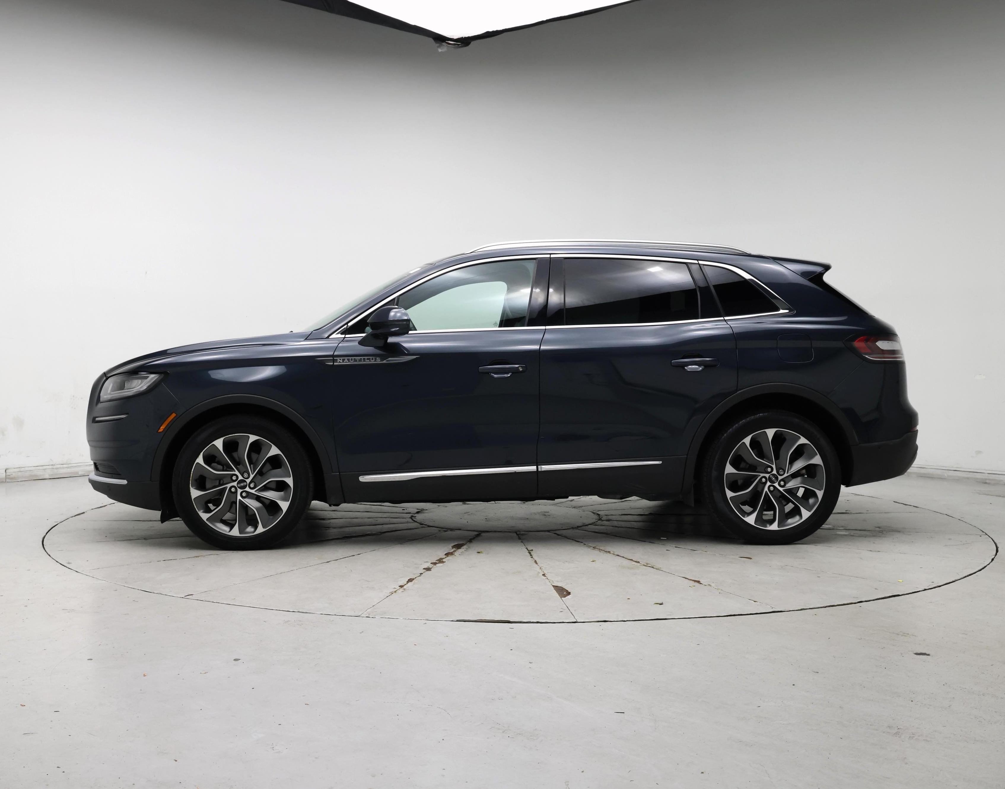 Thumbnail: 2022 Lincoln Nautilus - 3