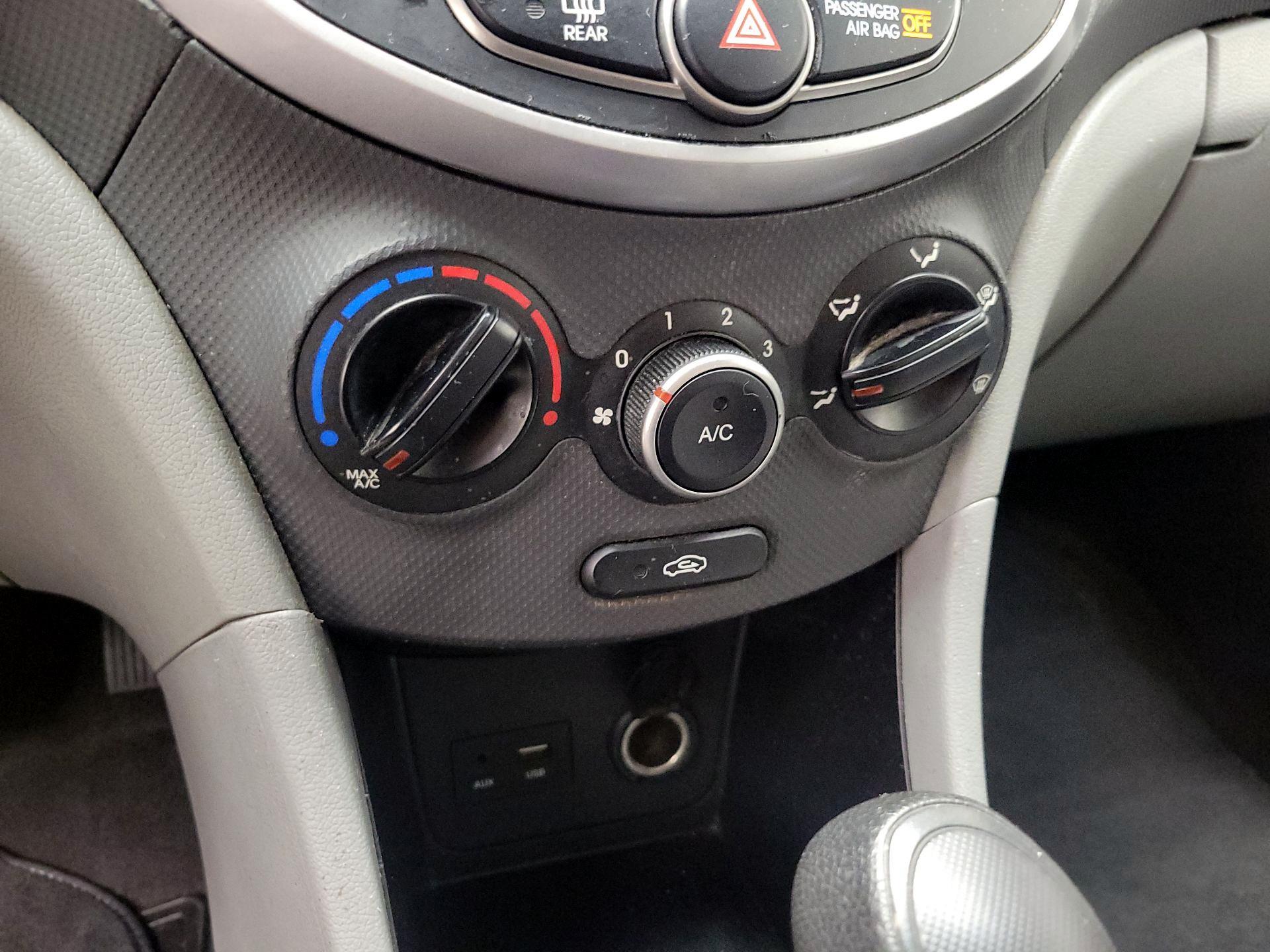 Thumbnail: 2017 Hyundai Accent - 15