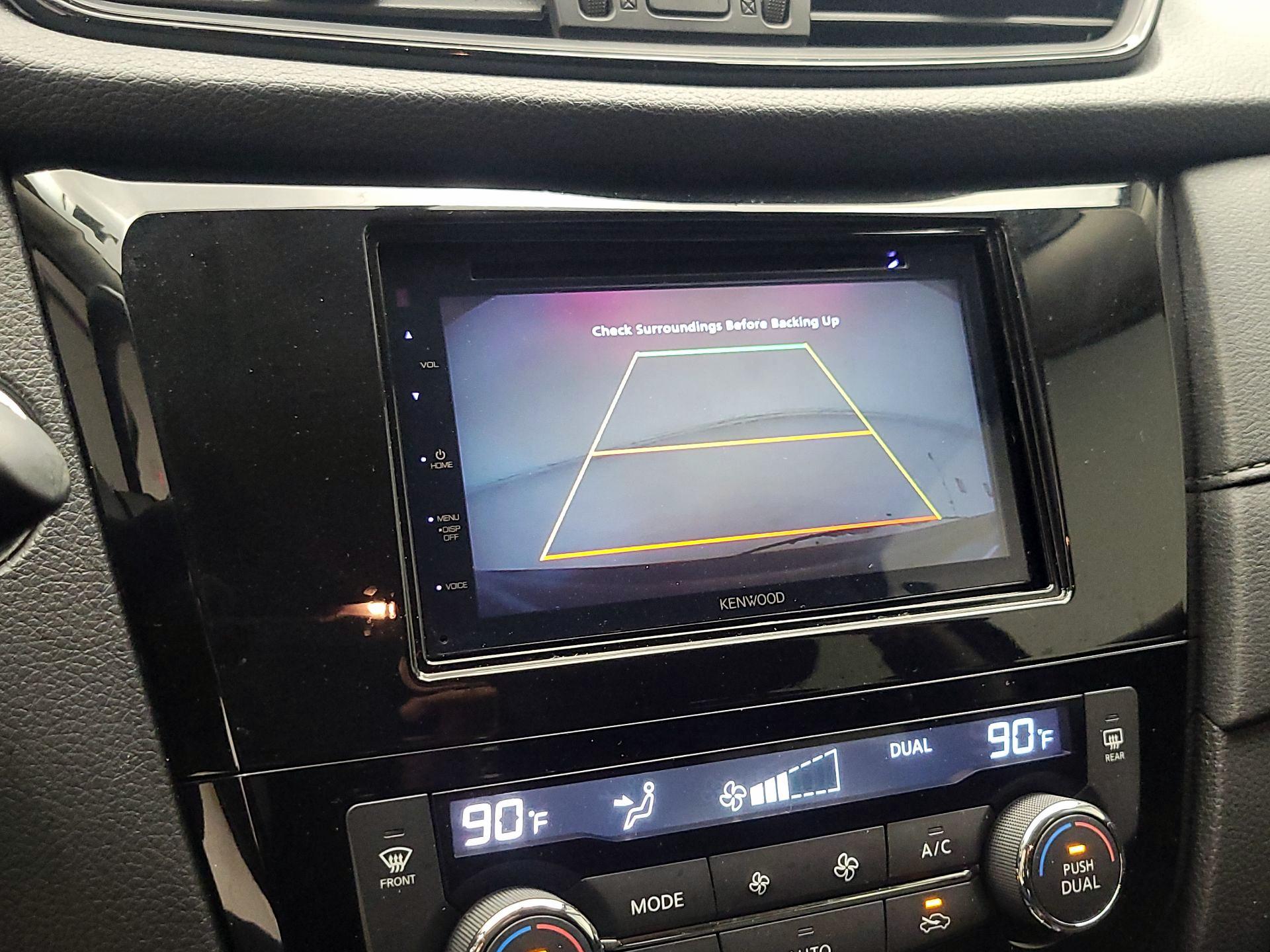 Thumbnail: 2017 Nissan Rogue - 12