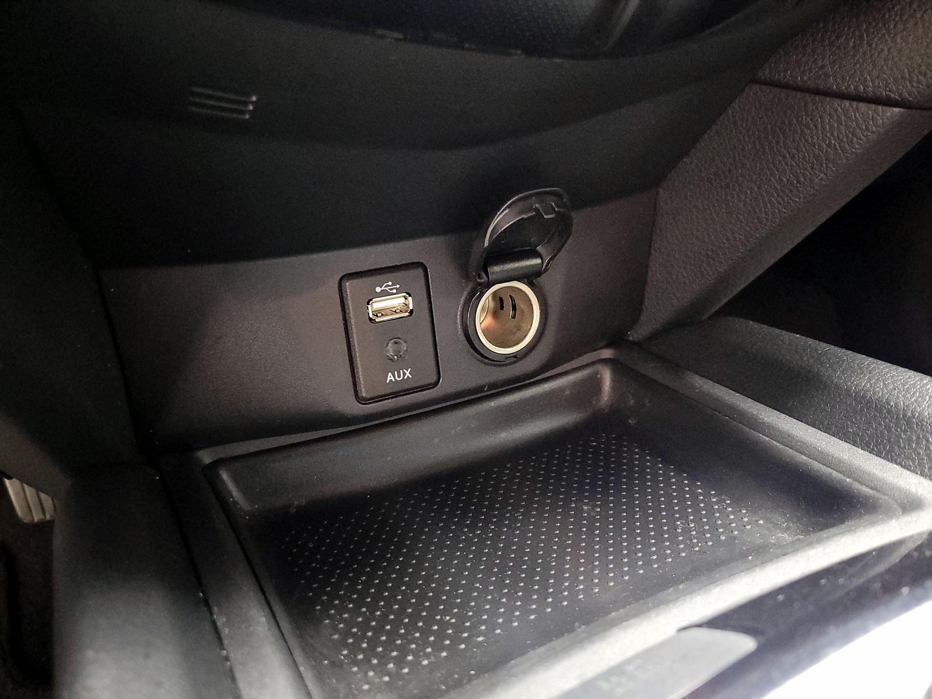 Thumbnail: 2017 Nissan Rogue - 16