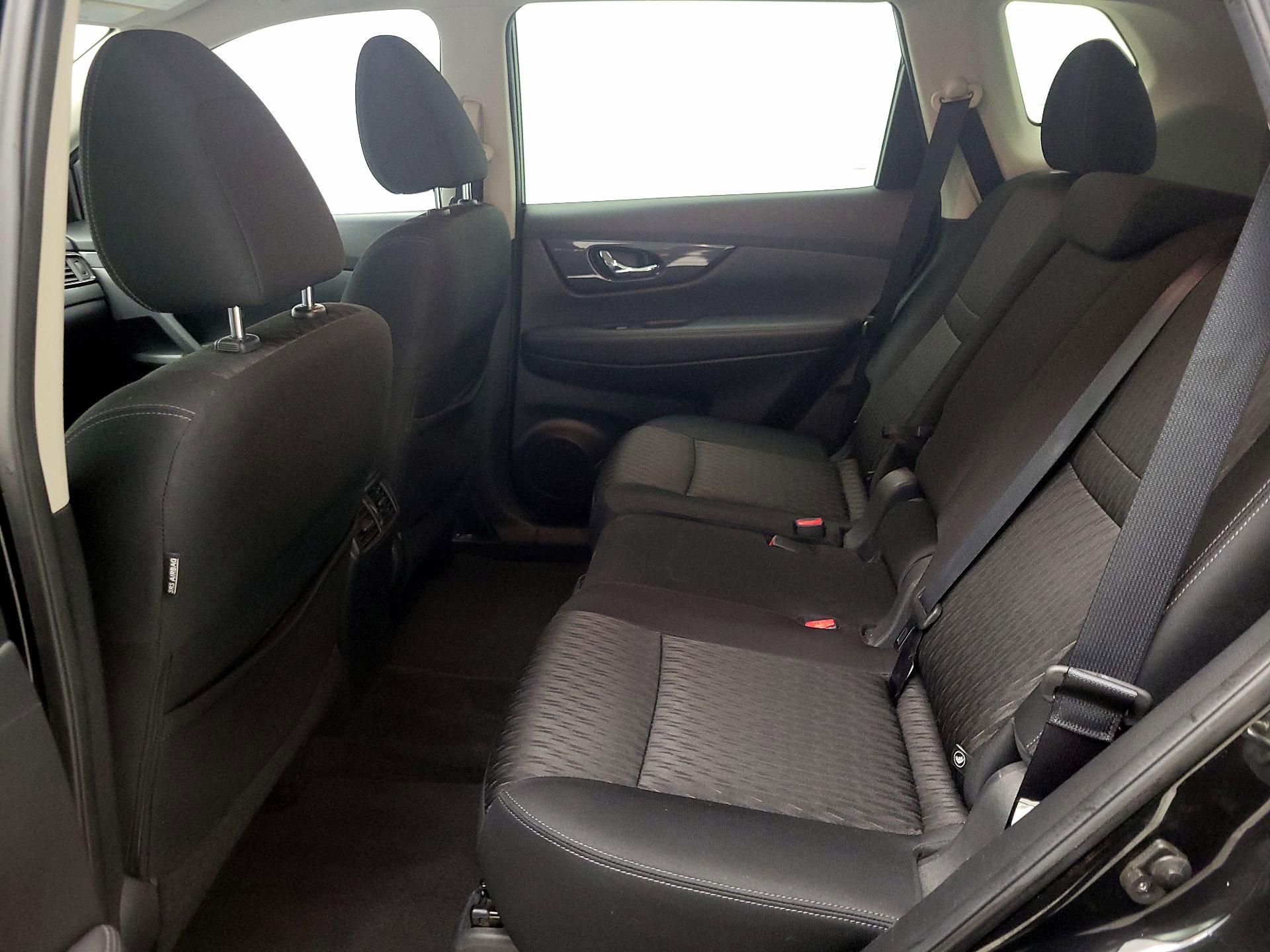 Thumbnail: 2017 Nissan Rogue - 17