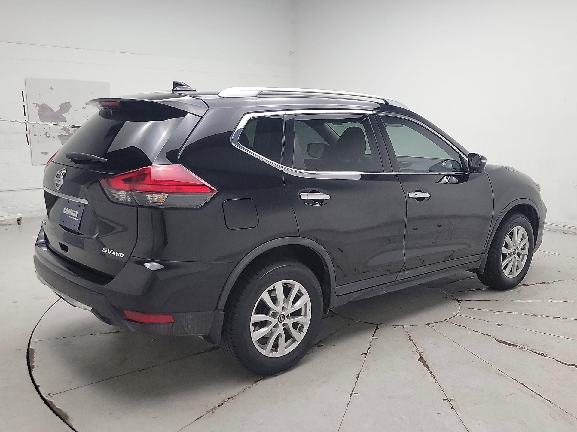 Thumbnail: 2017 Nissan Rogue - 5