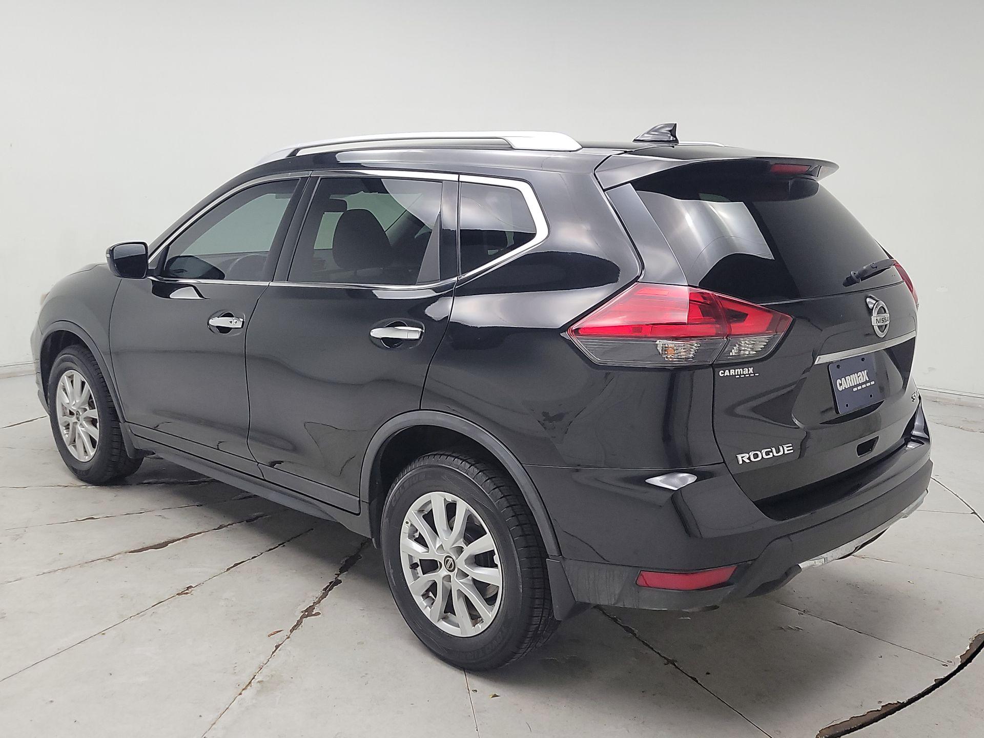 Thumbnail: 2017 Nissan Rogue - 7