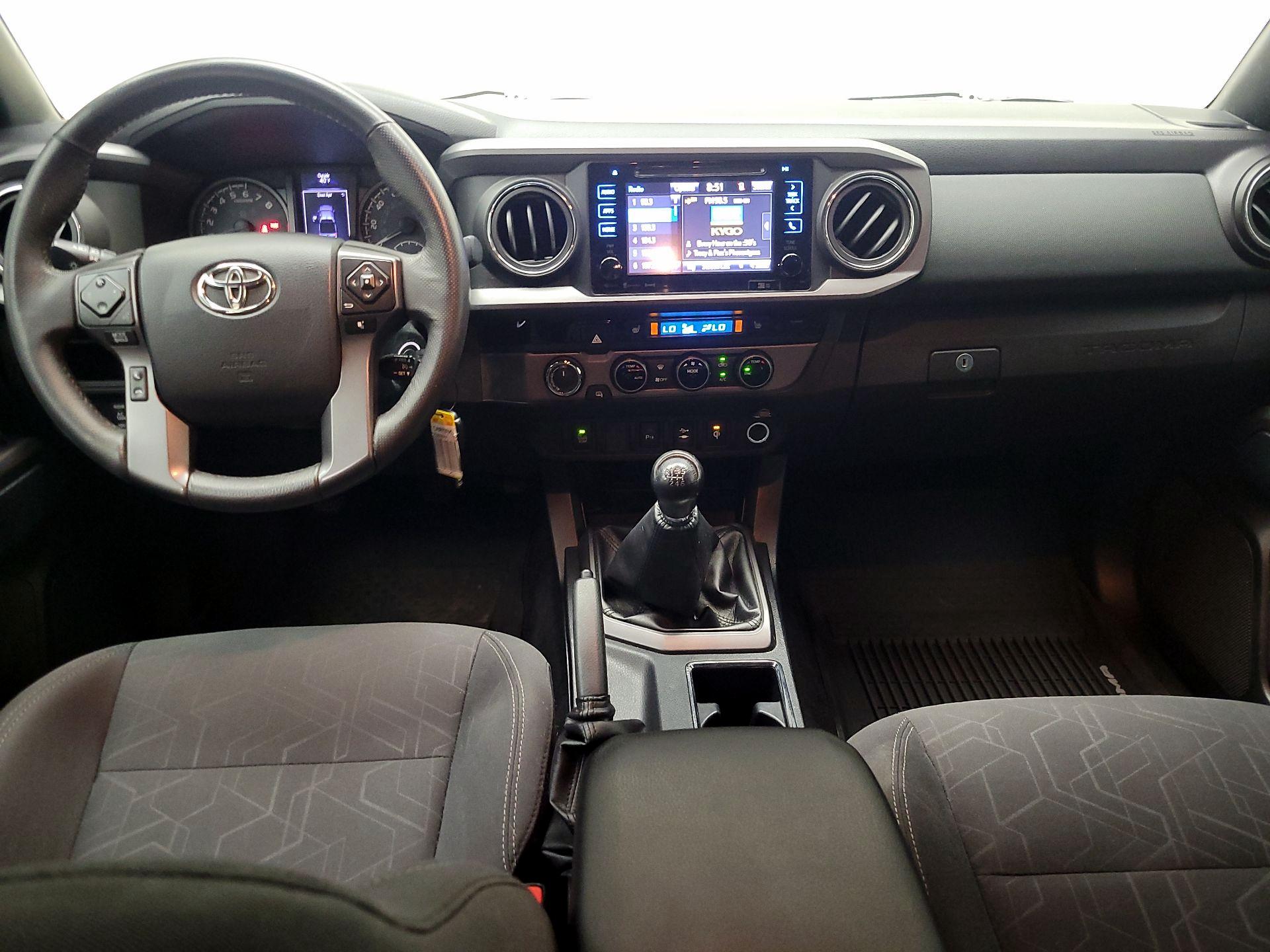 Thumbnail: 2017 Toyota Tacoma - 9