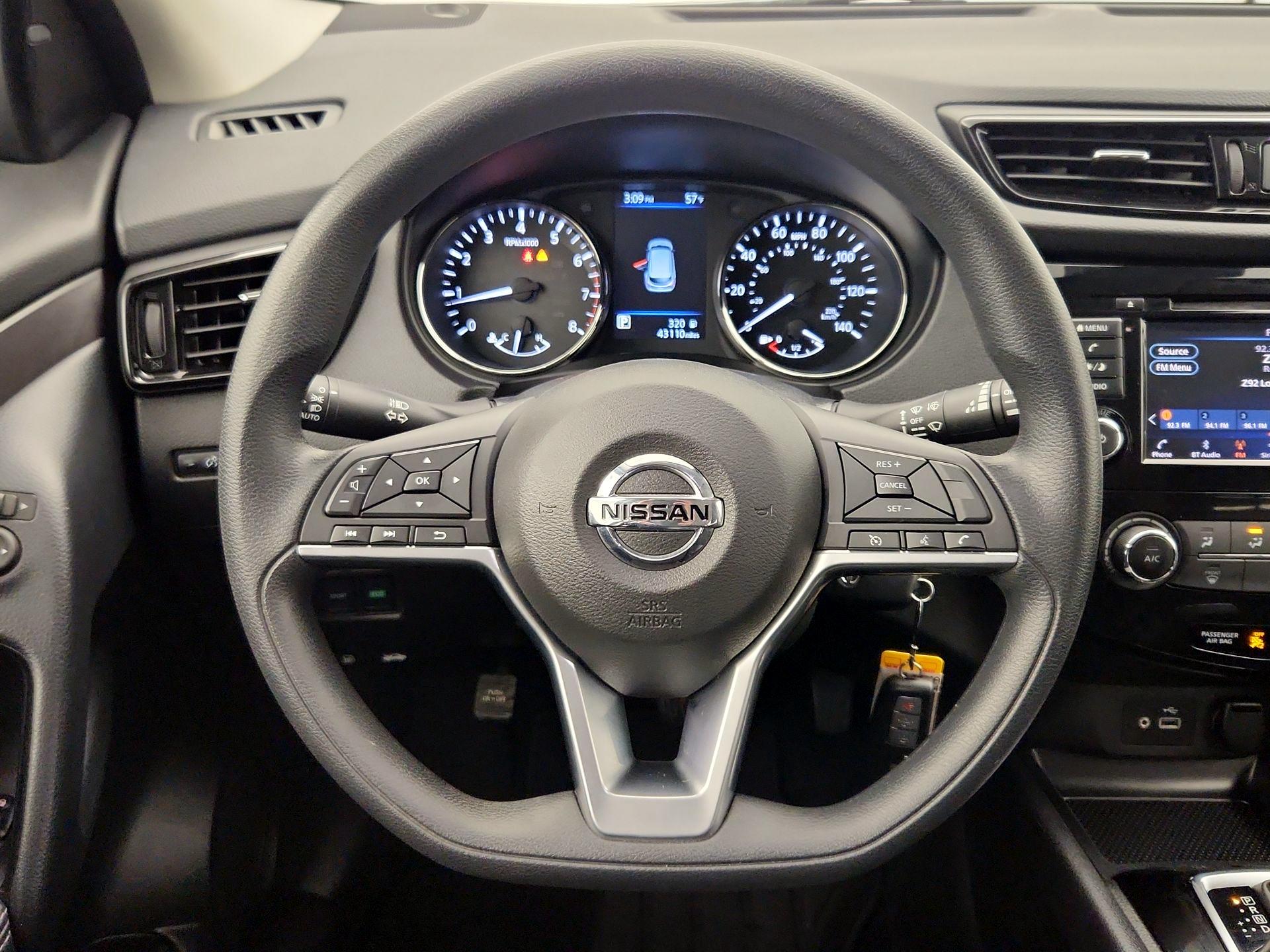 Thumbnail: 2022 Nissan Rogue Sport - 10