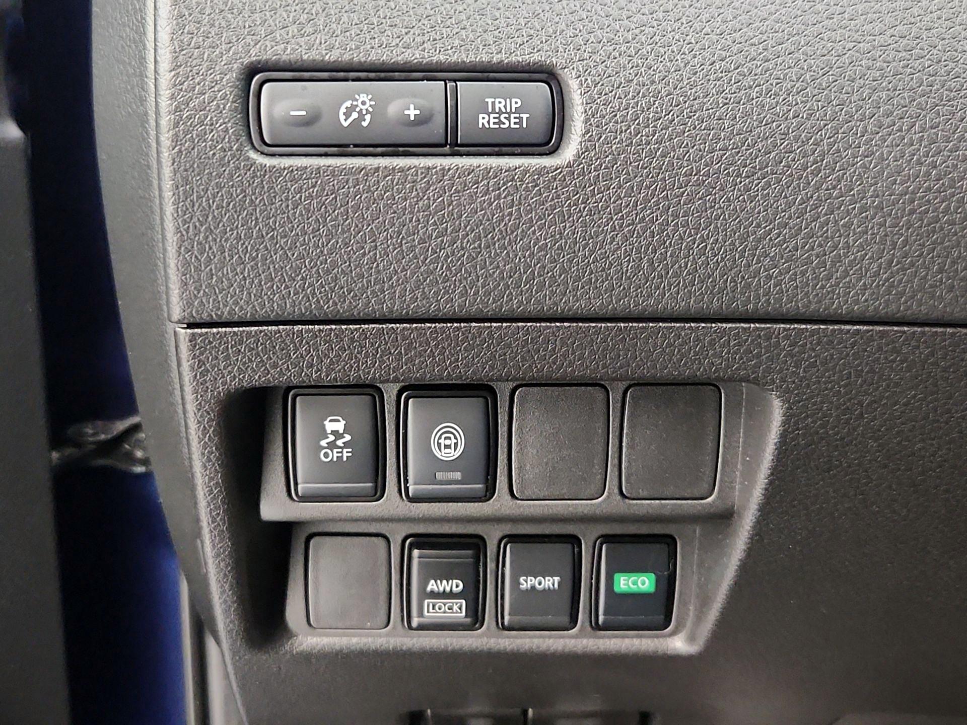 Thumbnail: 2022 Nissan Rogue Sport - 13