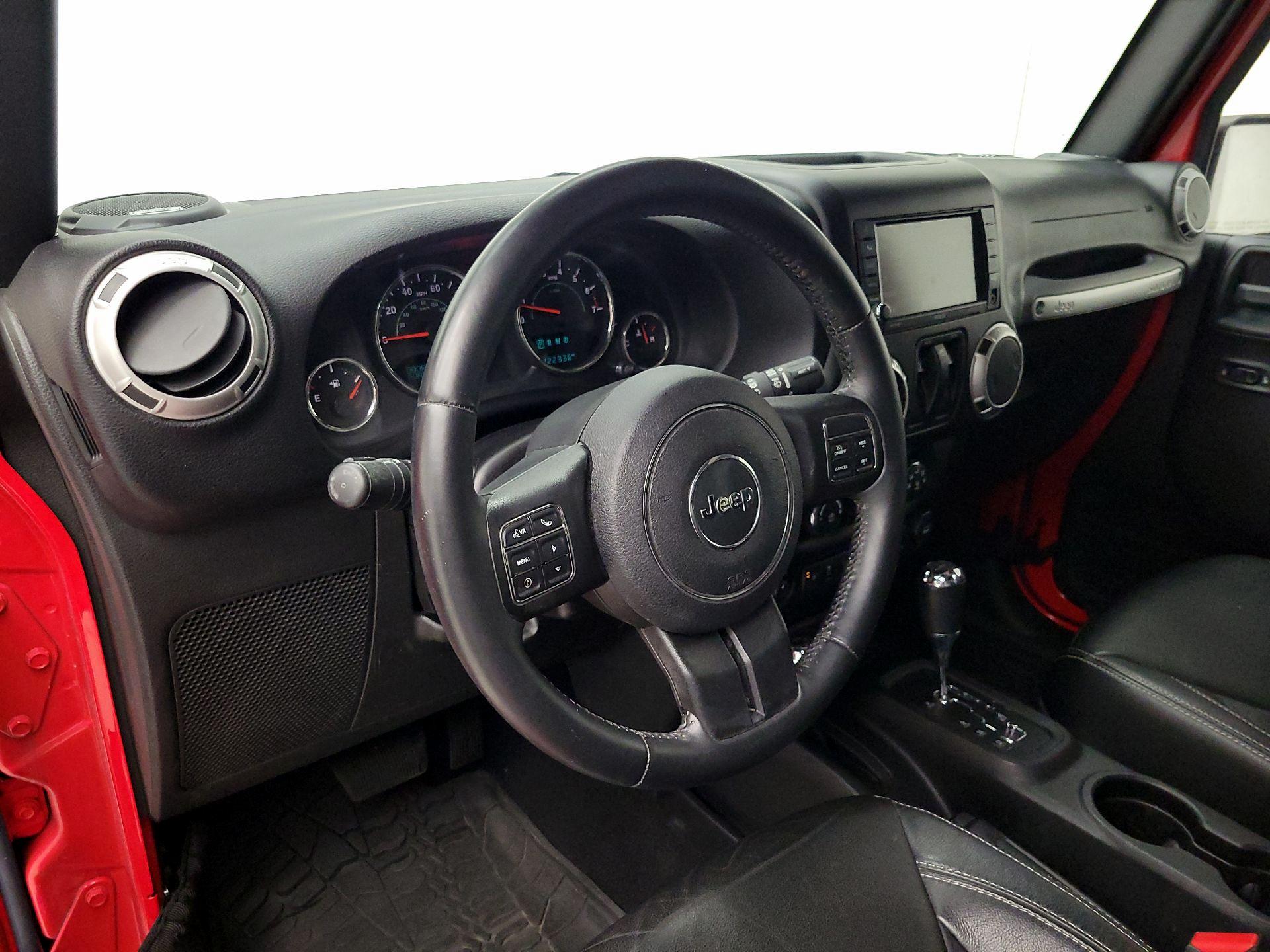 Thumbnail: 2015 Jeep Wrangler - 9