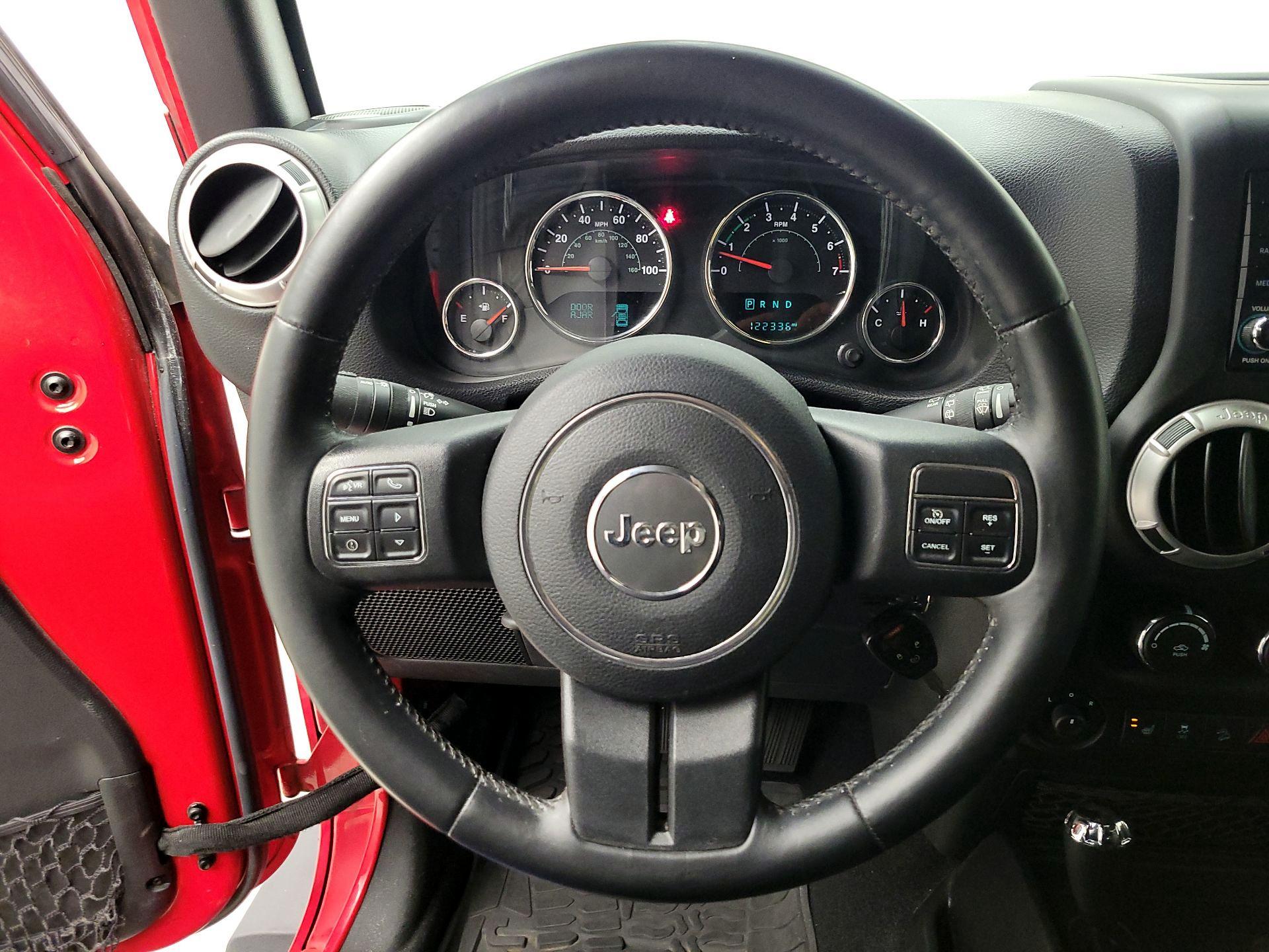 Thumbnail: 2015 Jeep Wrangler - 10