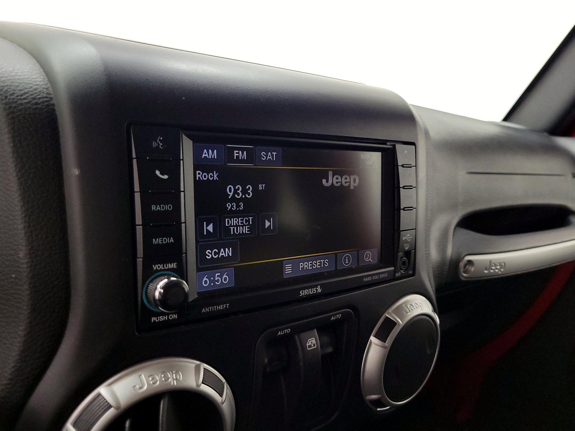 Thumbnail: 2015 Jeep Wrangler - 13