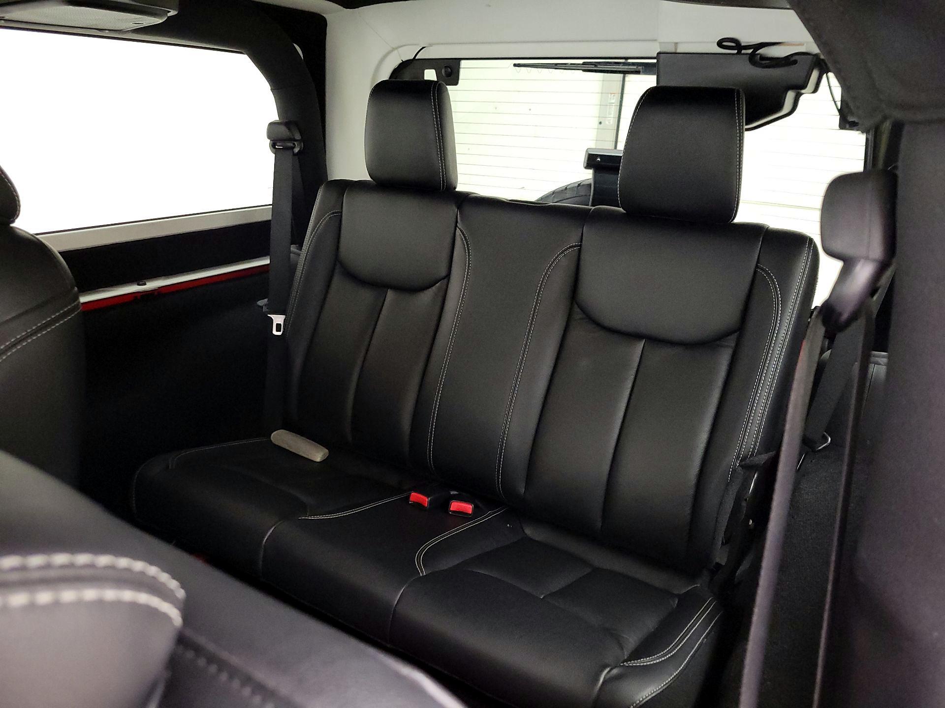 Thumbnail: 2015 Jeep Wrangler - 17