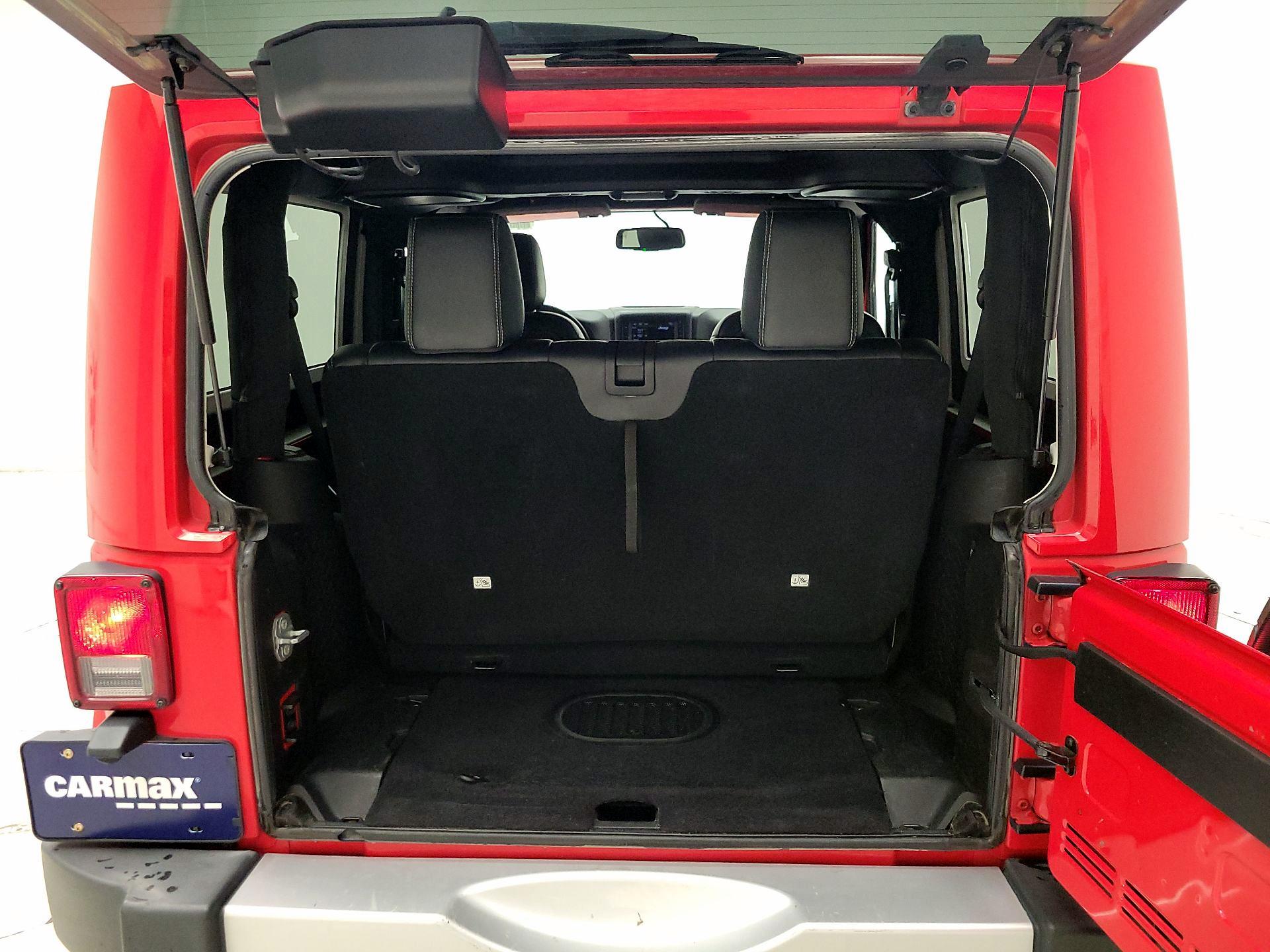 Thumbnail: 2015 Jeep Wrangler - 18