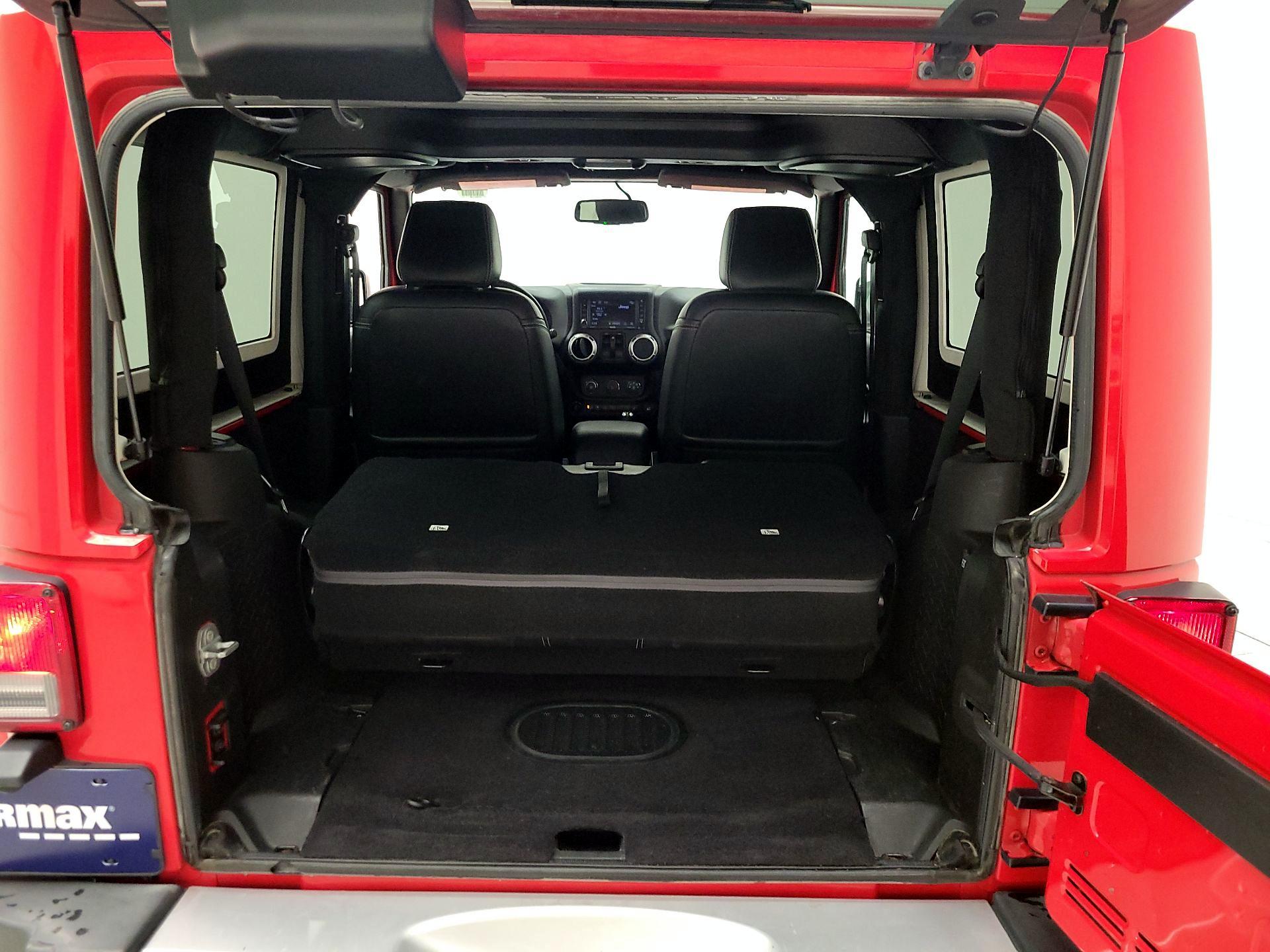 Thumbnail: 2015 Jeep Wrangler - 19