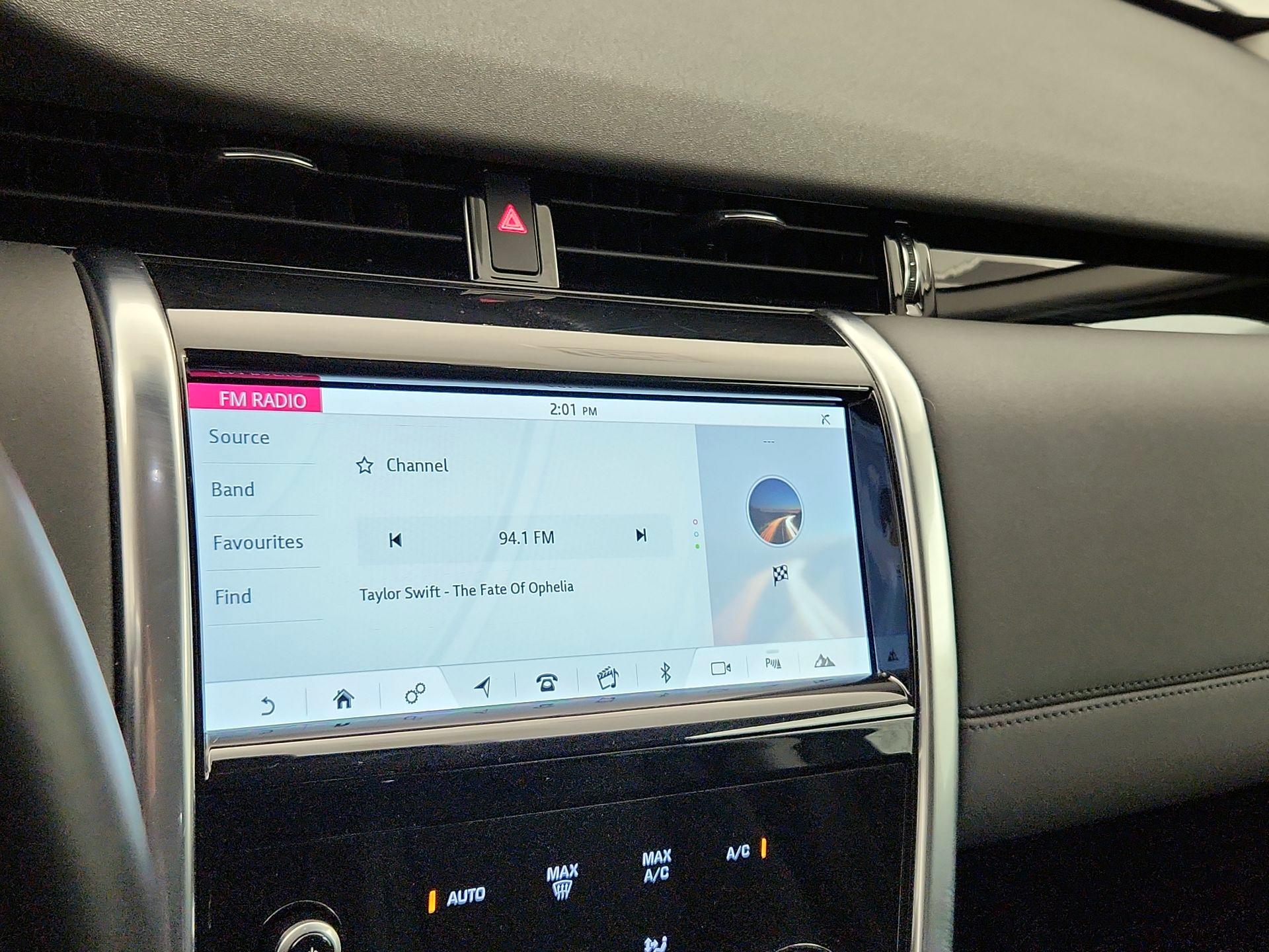 Thumbnail: 2020 Land Rover Discovery Sport - 15