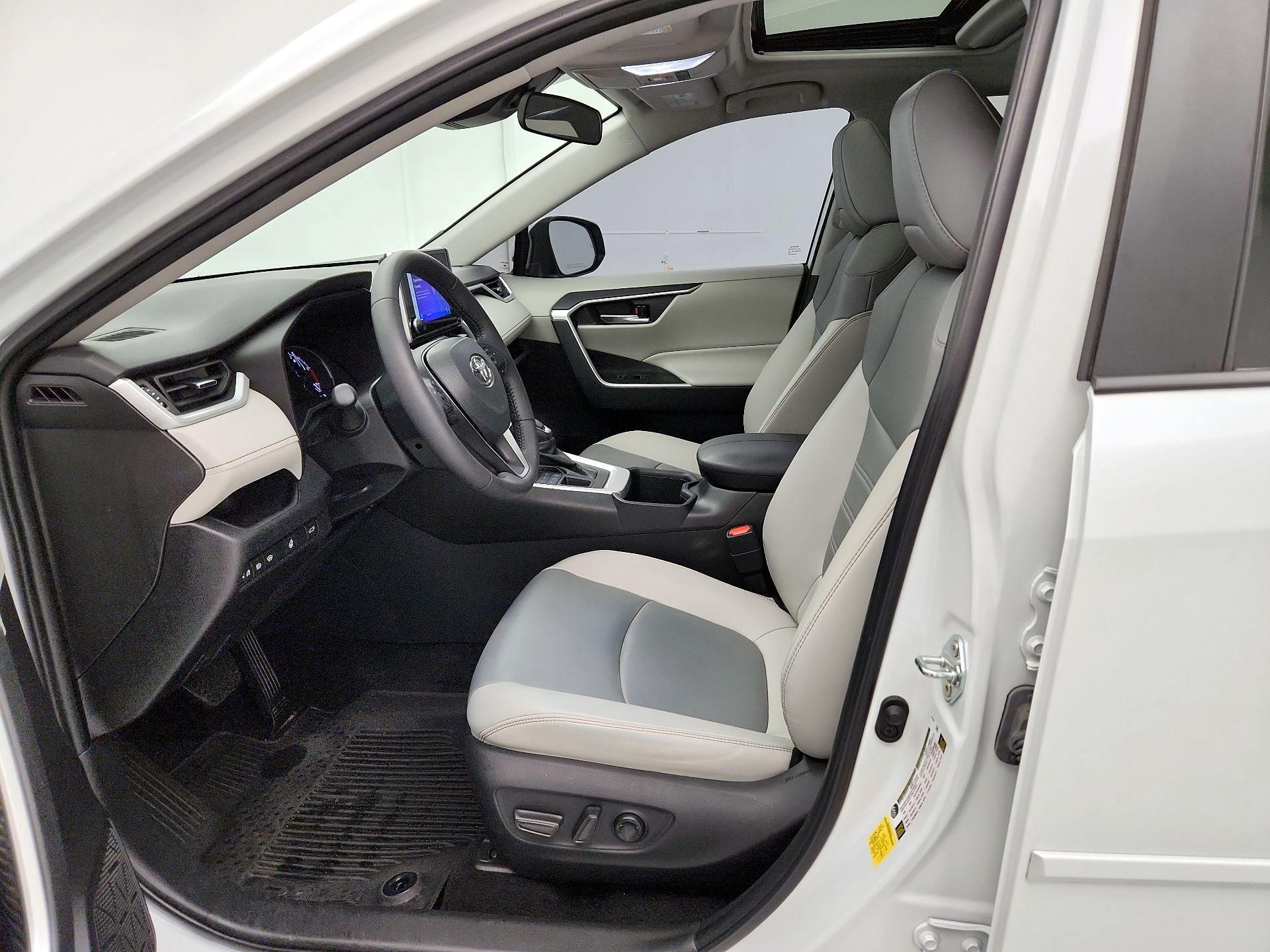 Thumbnail: 2024 Toyota RAV4 - 11