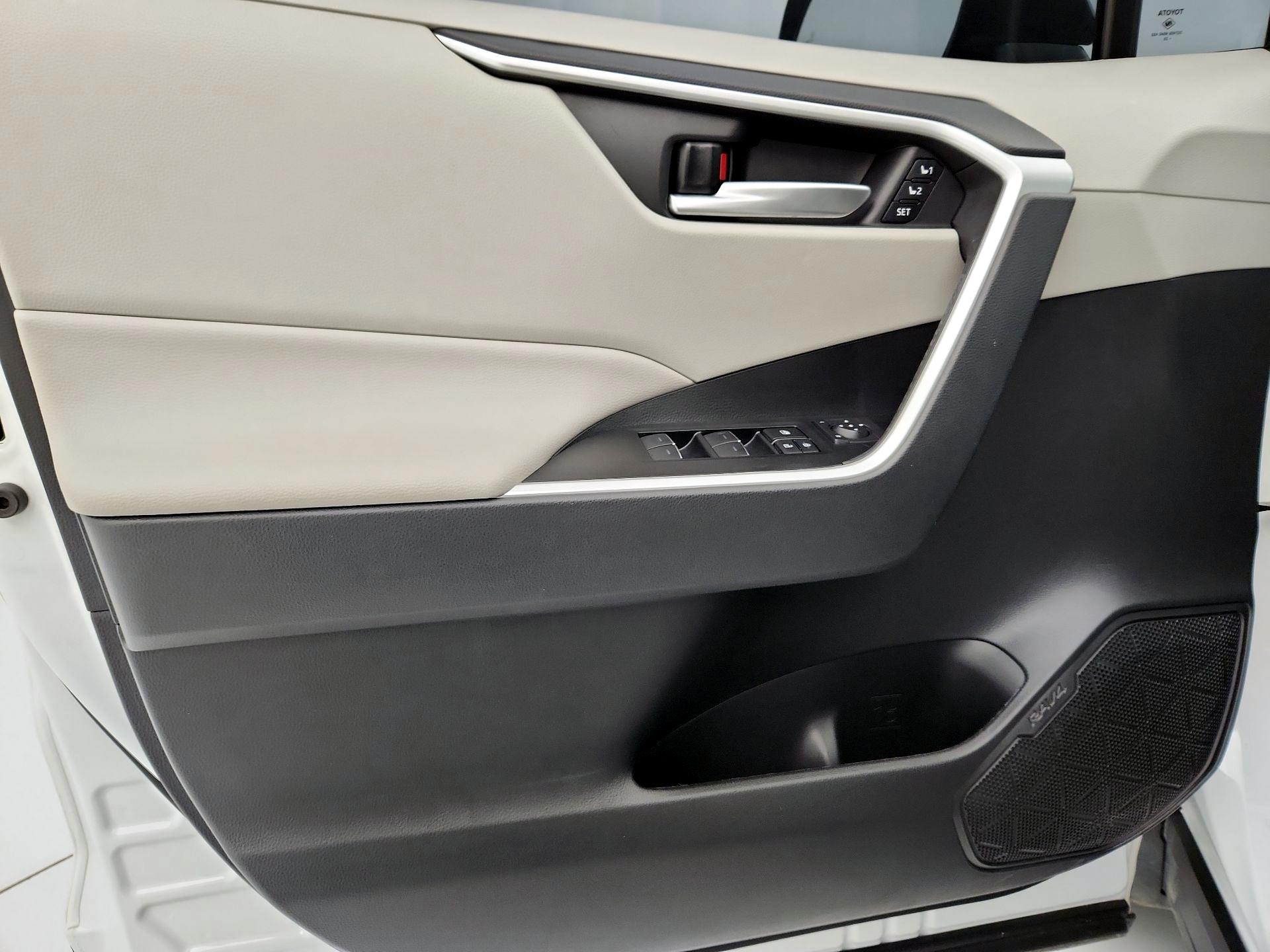 Thumbnail: 2024 Toyota RAV4 - 12