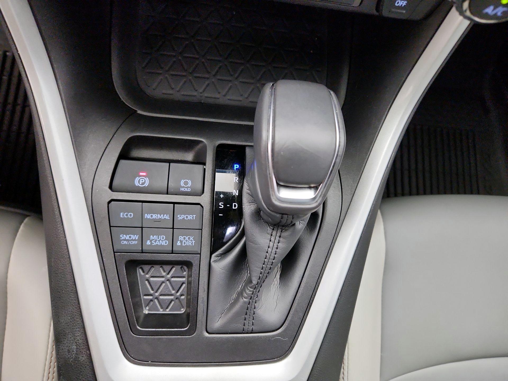 Thumbnail: 2024 Toyota RAV4 - 17