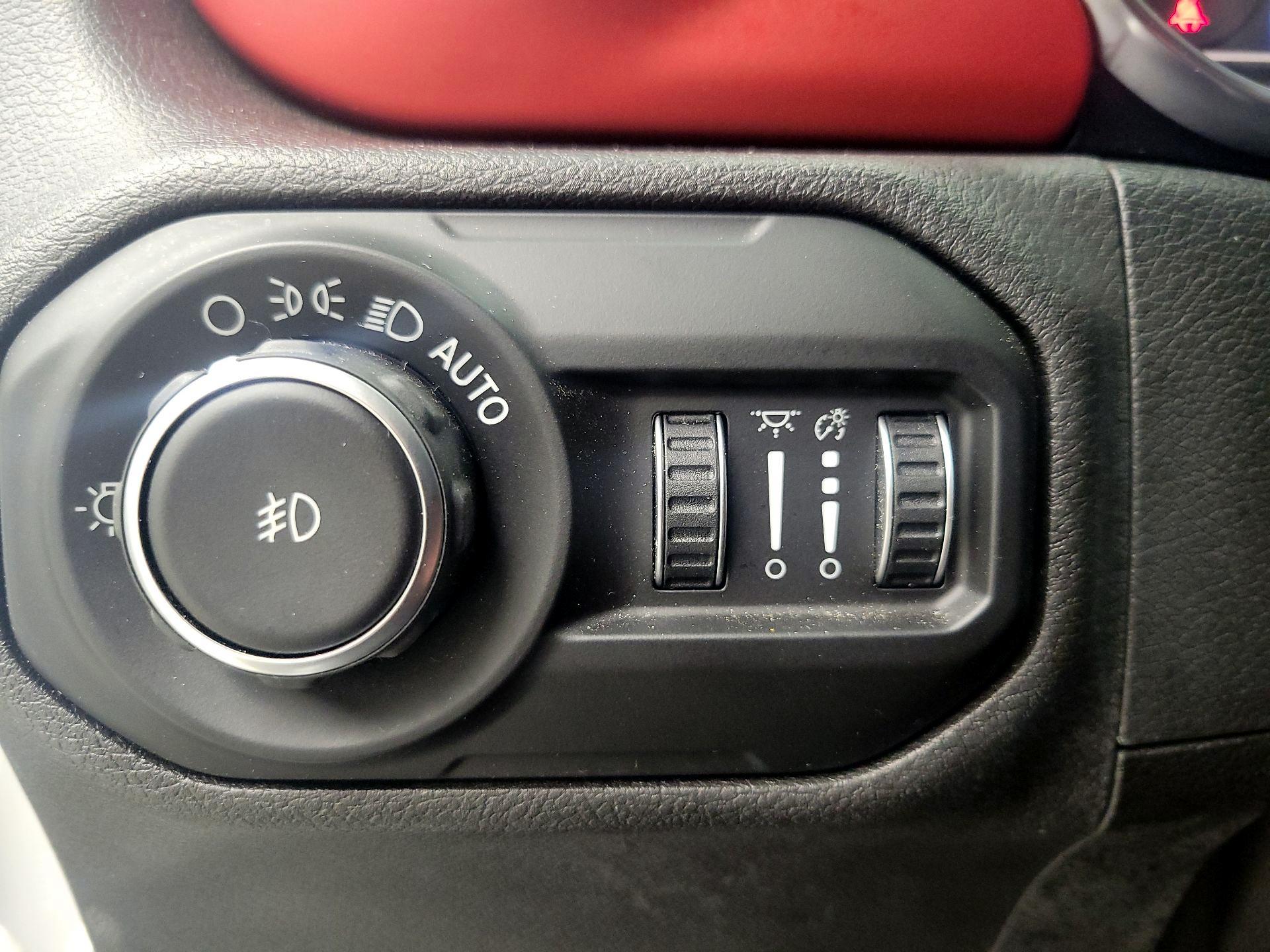Thumbnail: 2020 Jeep Wrangler - 11