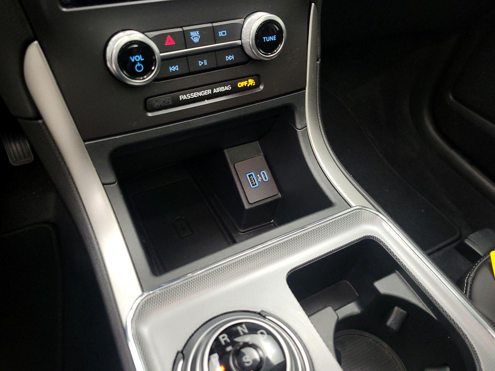 Thumbnail: 2021 Ford Edge - 18