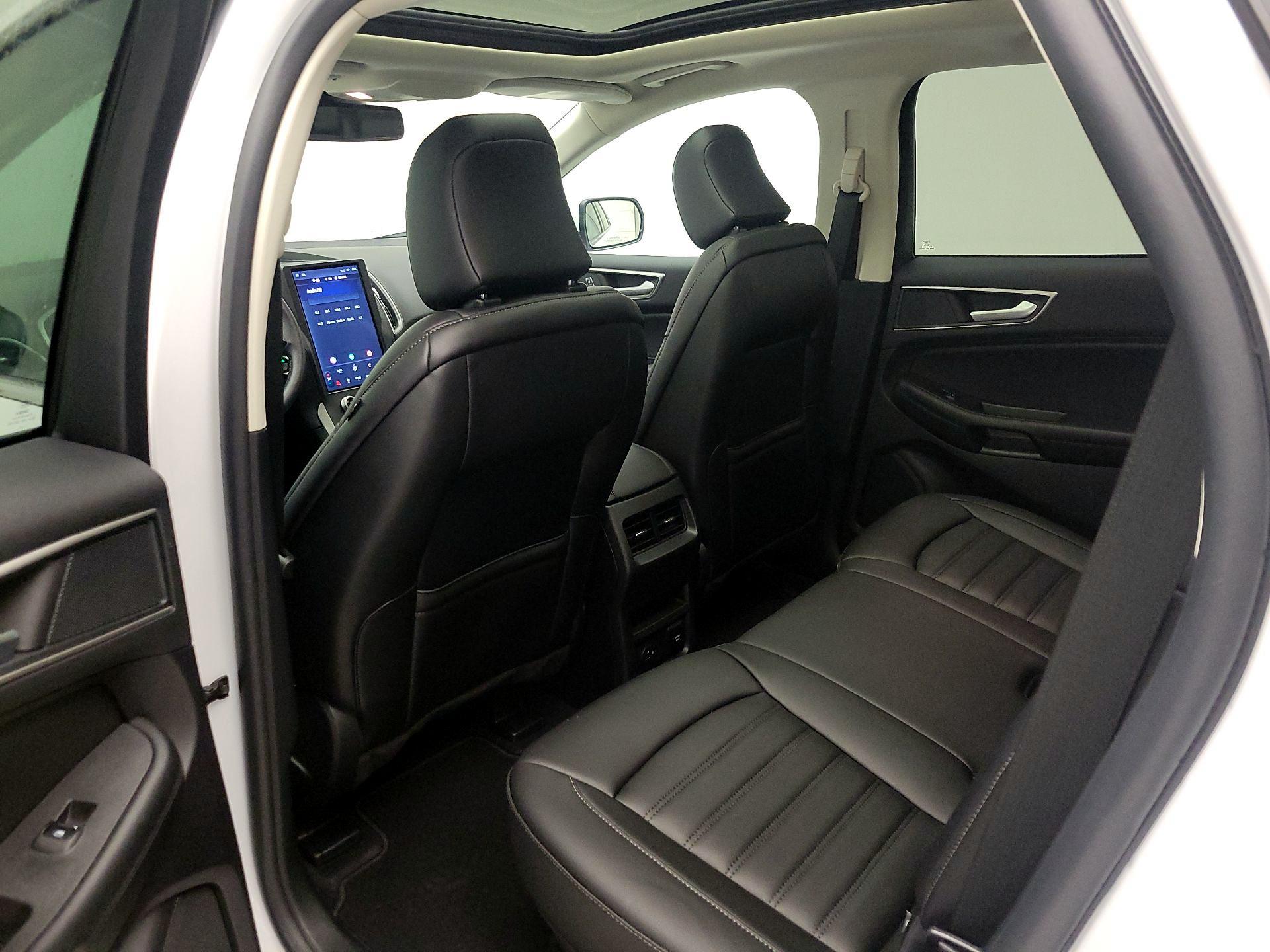 Thumbnail: 2021 Ford Edge - 19