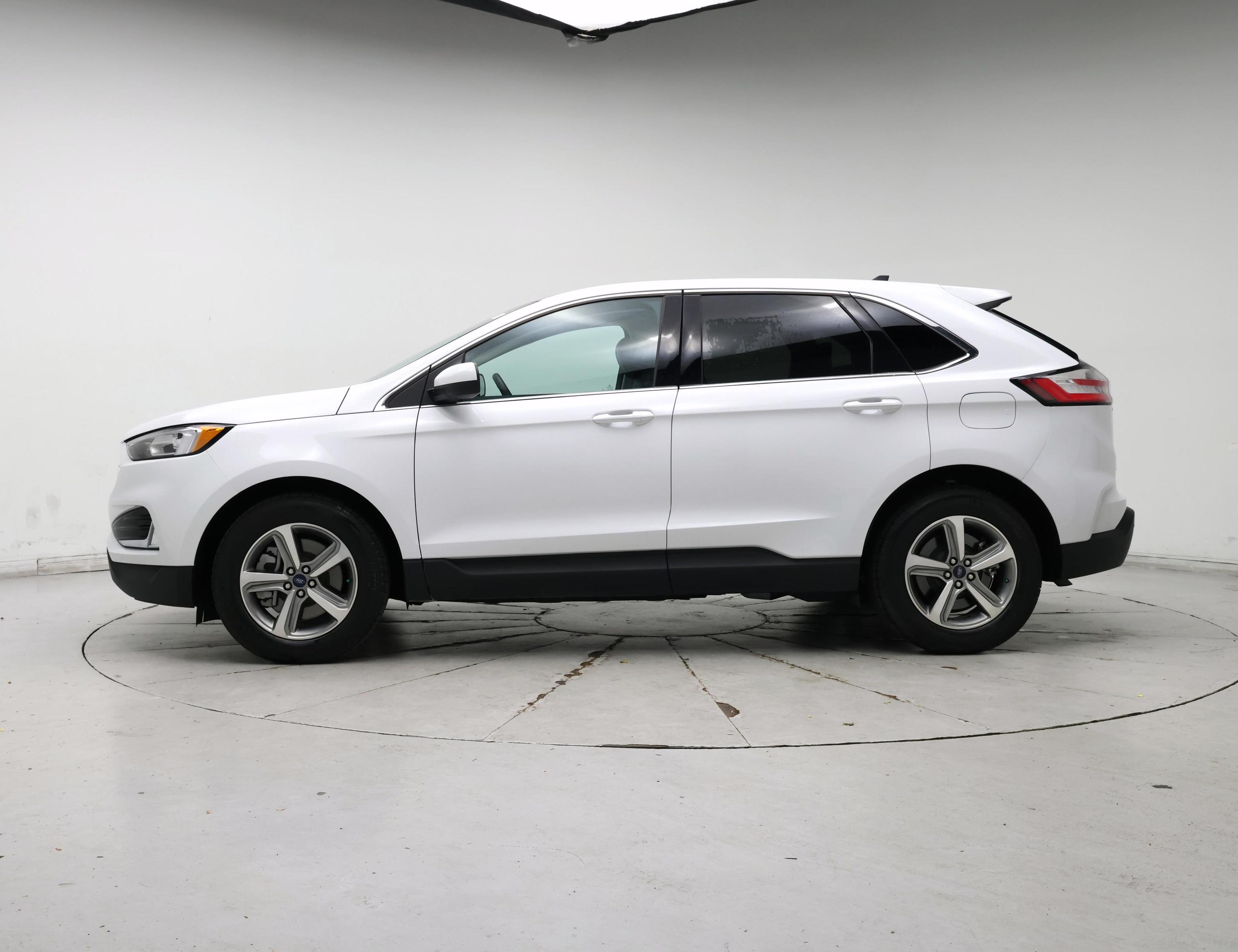 Thumbnail: 2021 Ford Edge - 3