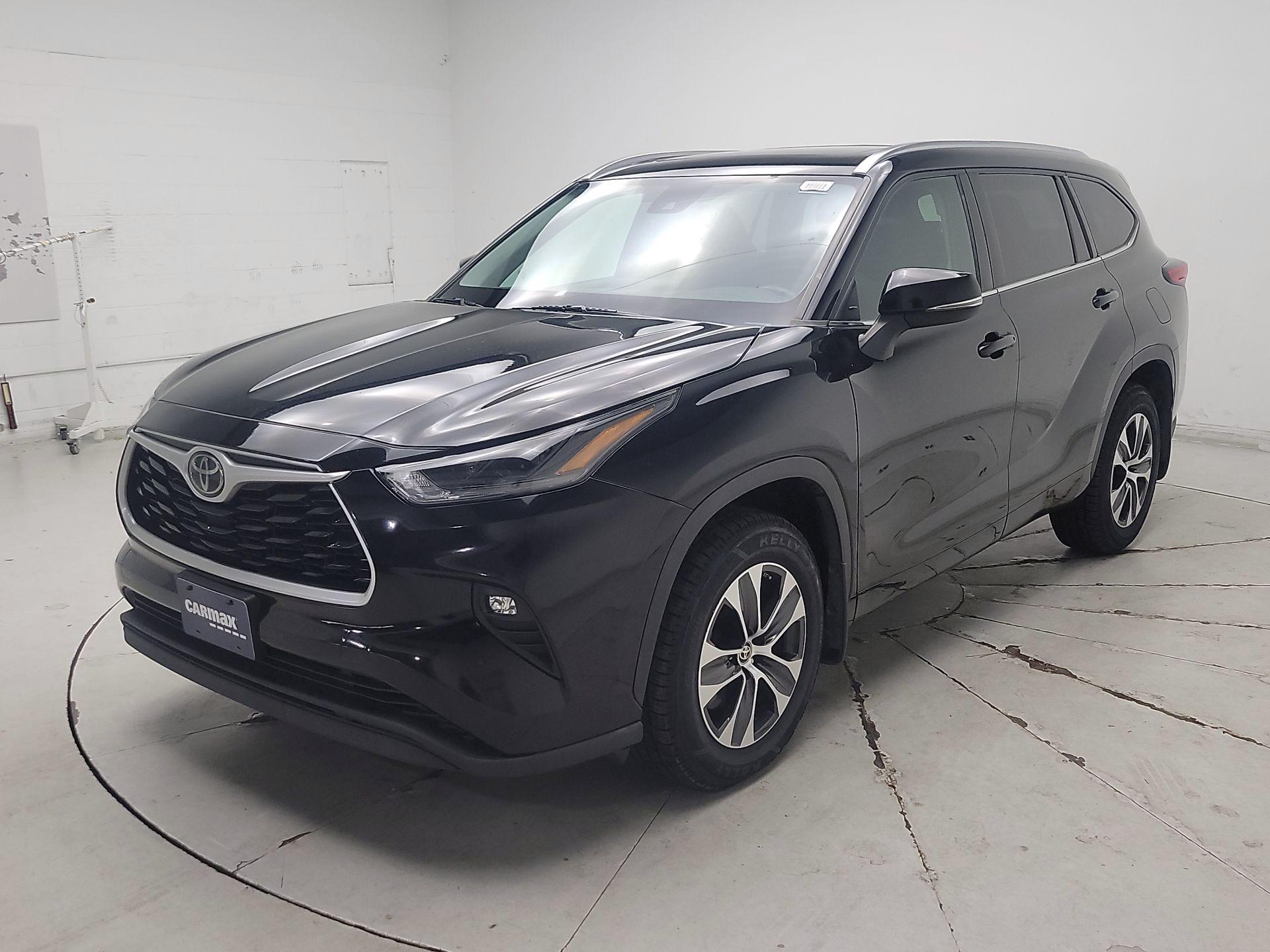 Thumbnail: 2021 Toyota Highlander - 3