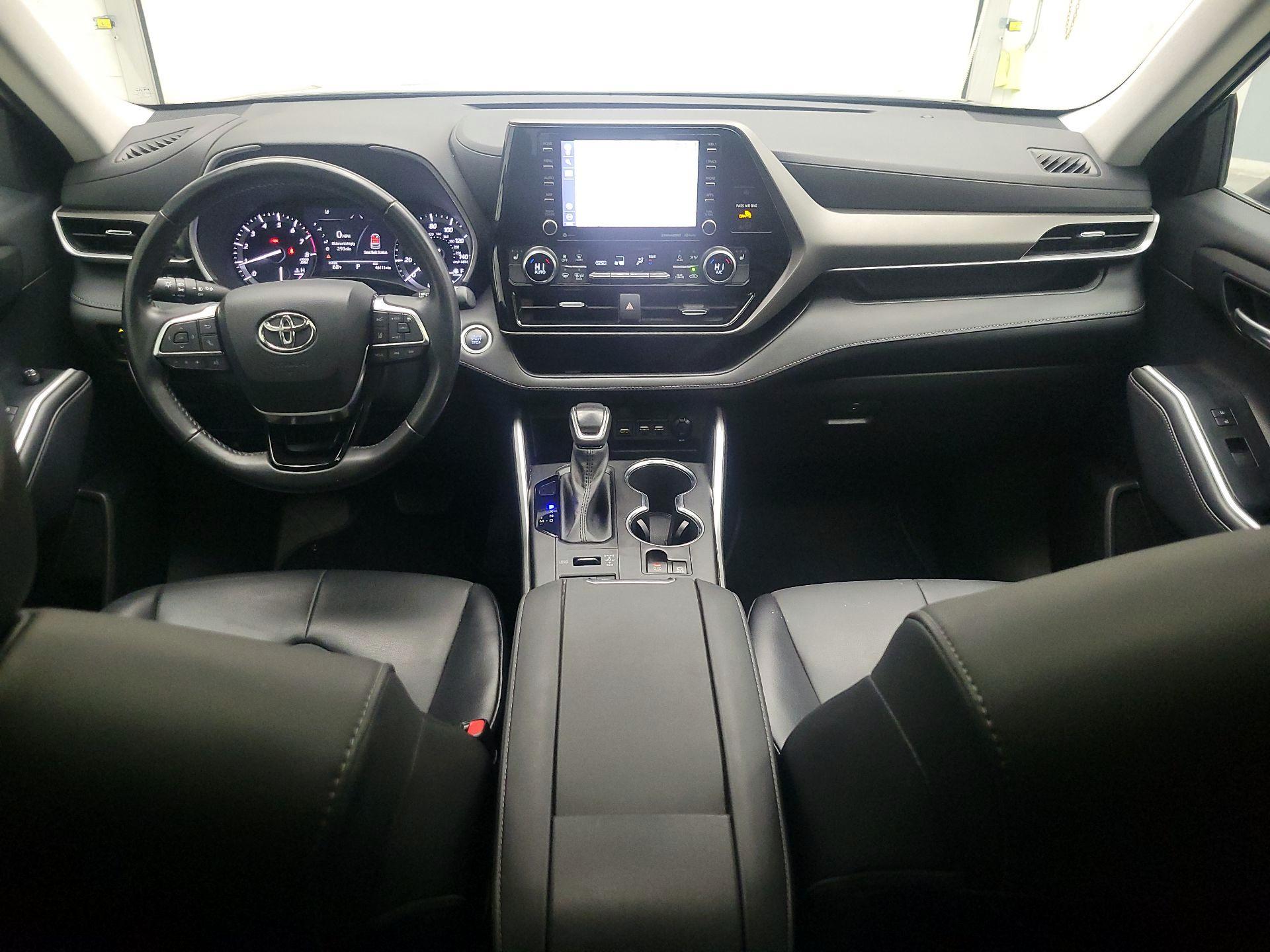 Thumbnail: 2021 Toyota Highlander - 8