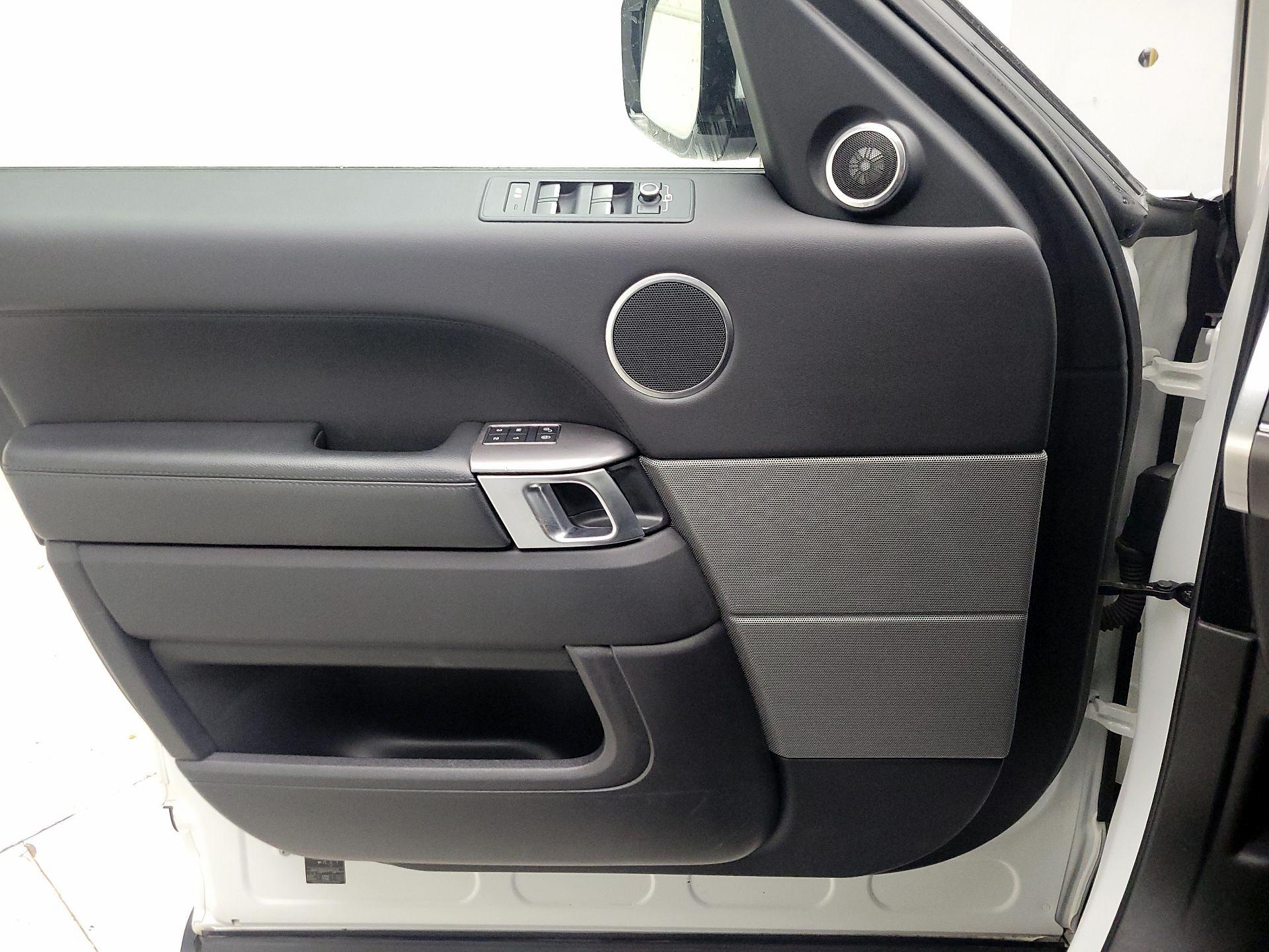 Thumbnail: 2017 Land Rover Range Rover Sport - 10