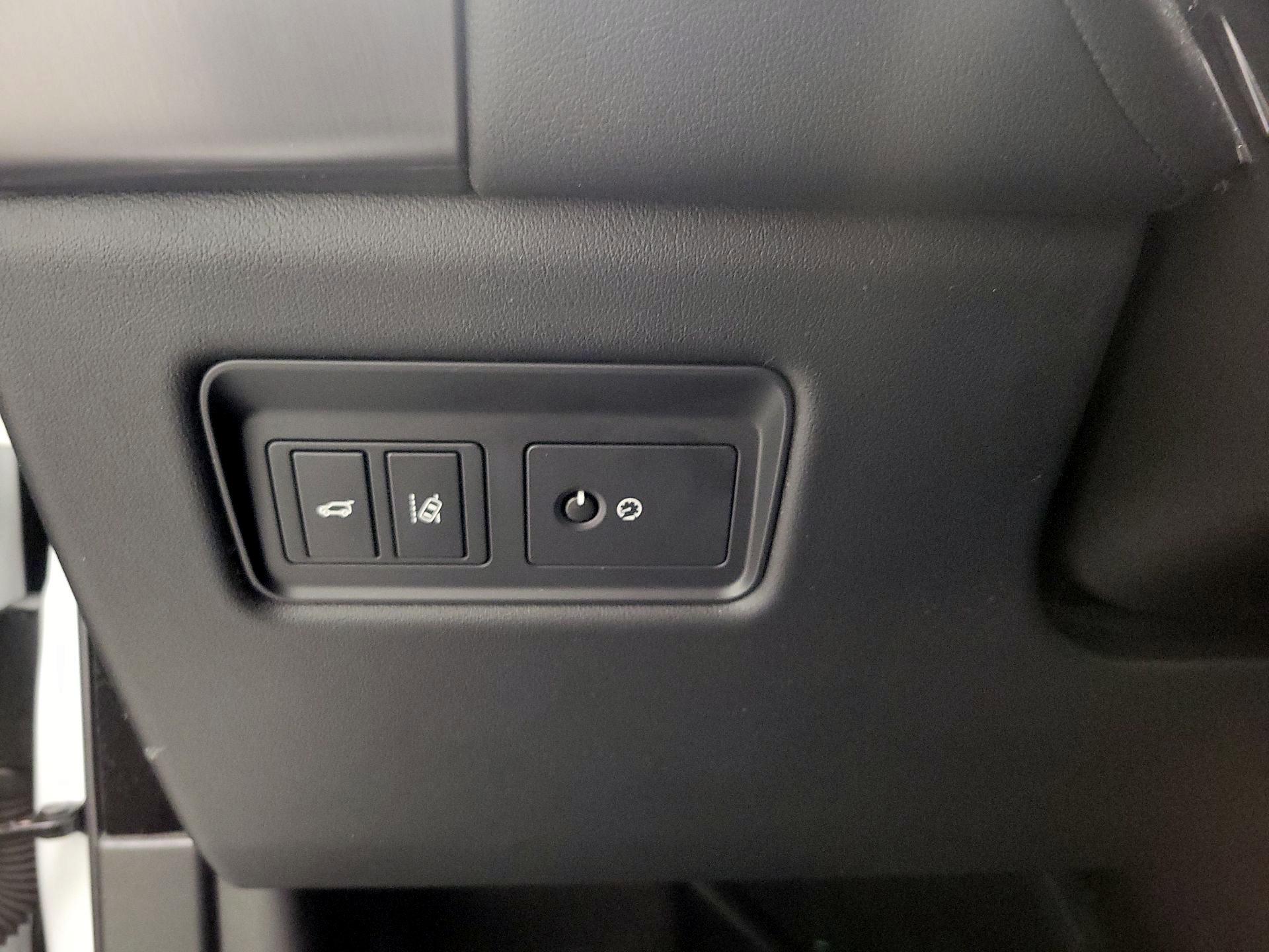 Thumbnail: 2017 Land Rover Range Rover Sport - 11