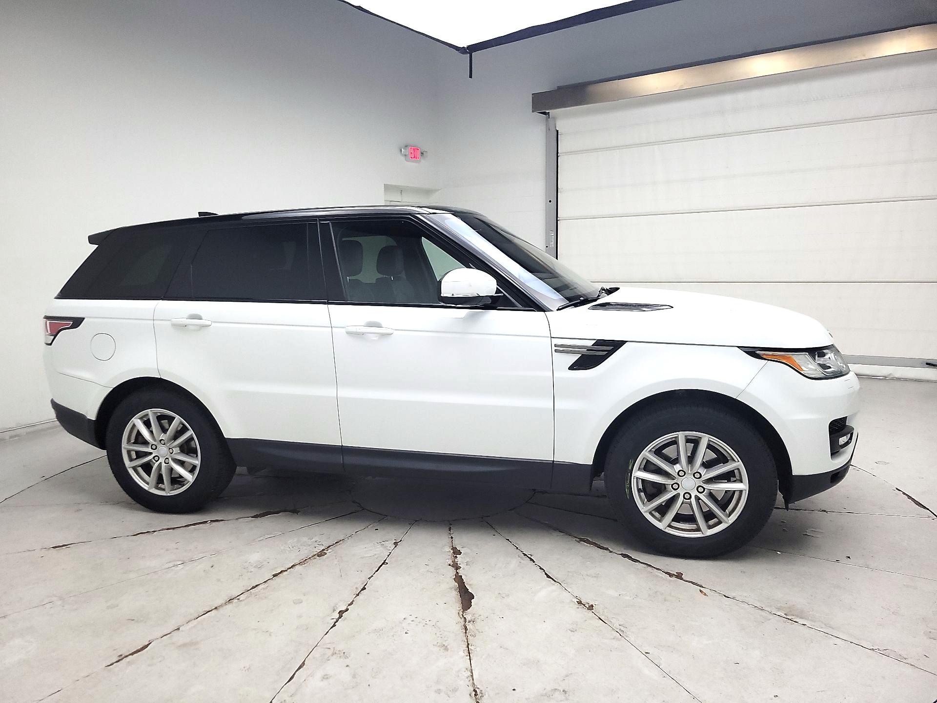 Thumbnail: 2017 Land Rover Range Rover Sport - 4