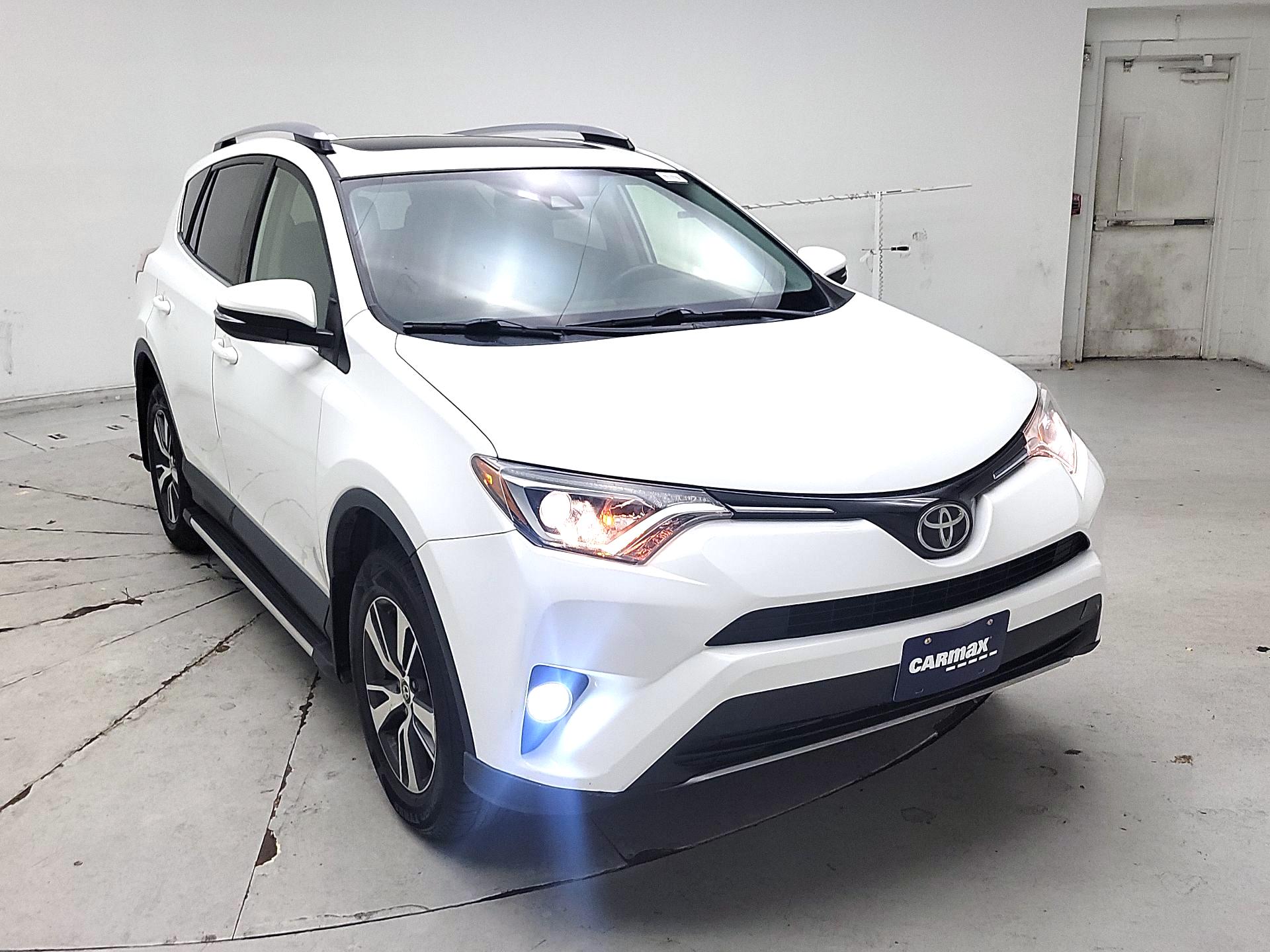 Thumbnail: 2017 Toyota RAV4 - 1