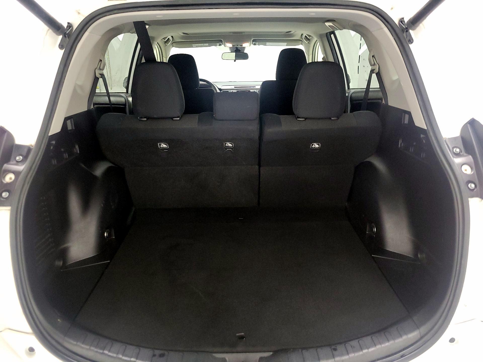 Thumbnail: 2017 Toyota RAV4 - 18