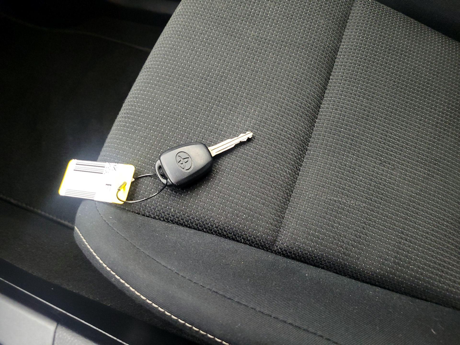 Thumbnail: 2017 Toyota RAV4 - 20